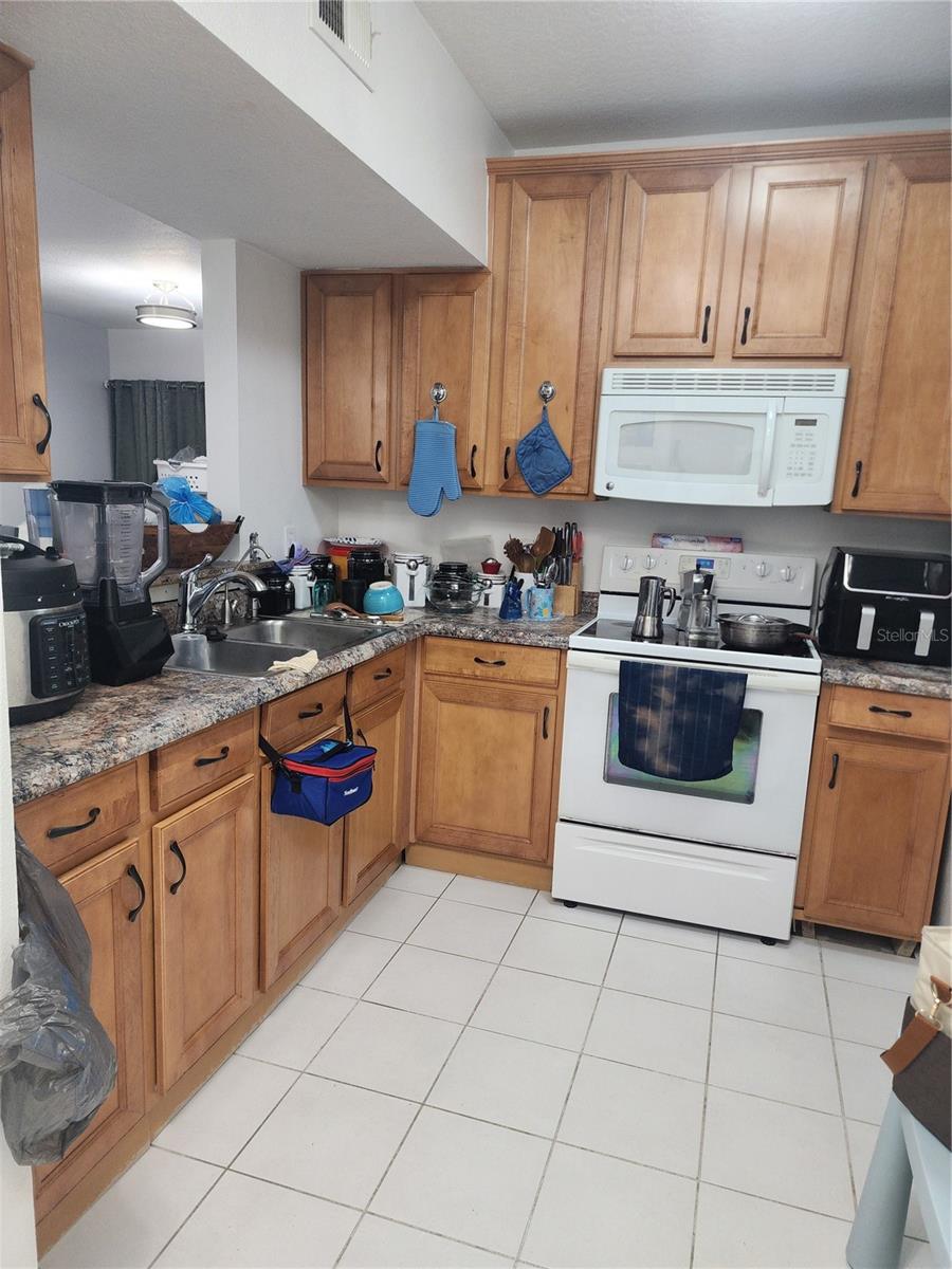 Image 8 of 13 For 508 Villa Del Sol Circle 105