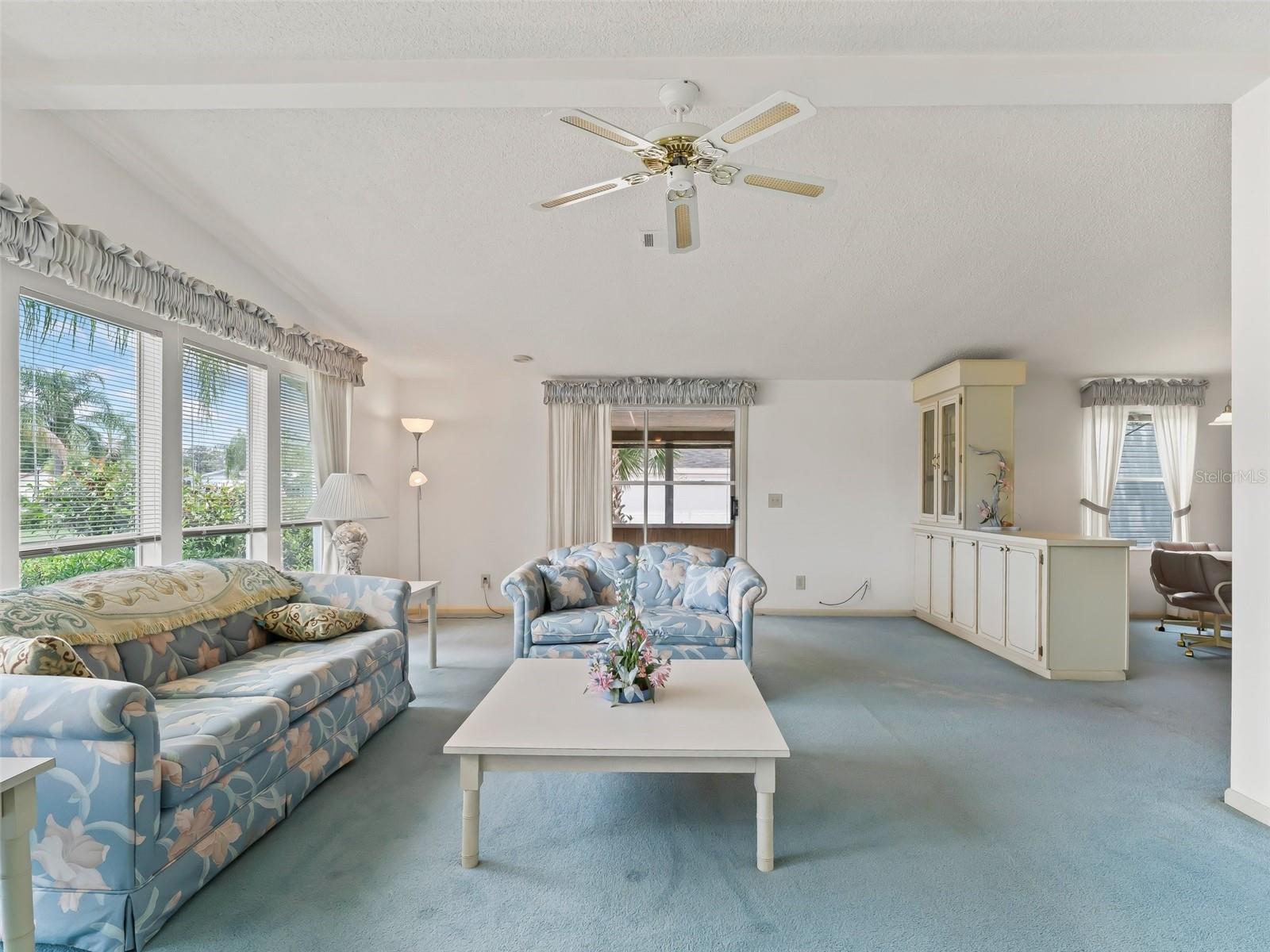 Image 11 of 47 For 727 Turnberry Lane