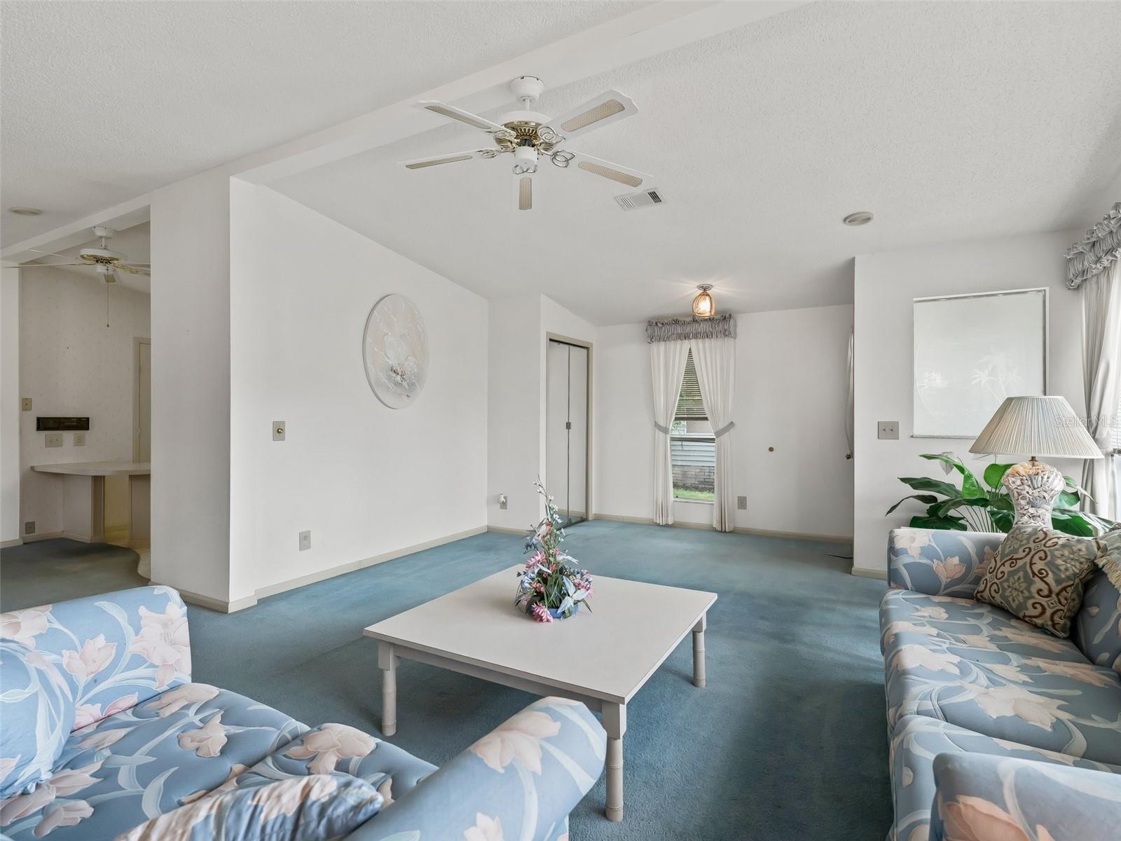Image 12 of 47 For 727 Turnberry Lane