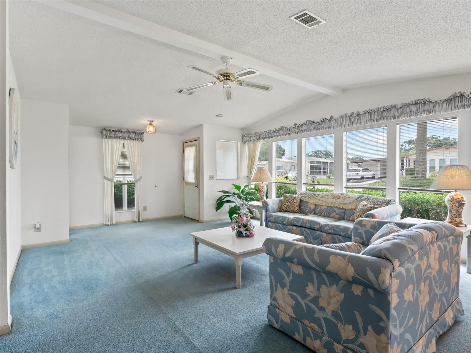 Image 13 of 47 For 727 Turnberry Lane