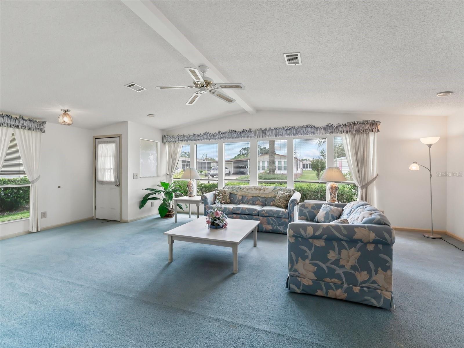 Image 14 of 47 For 727 Turnberry Lane