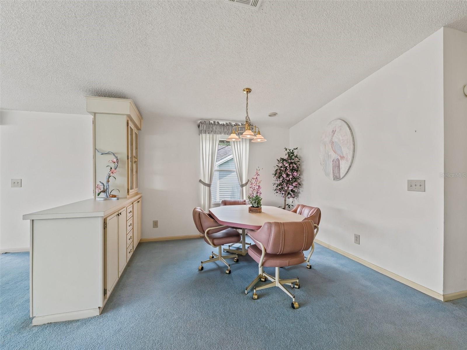 Image 19 of 47 For 727 Turnberry Lane