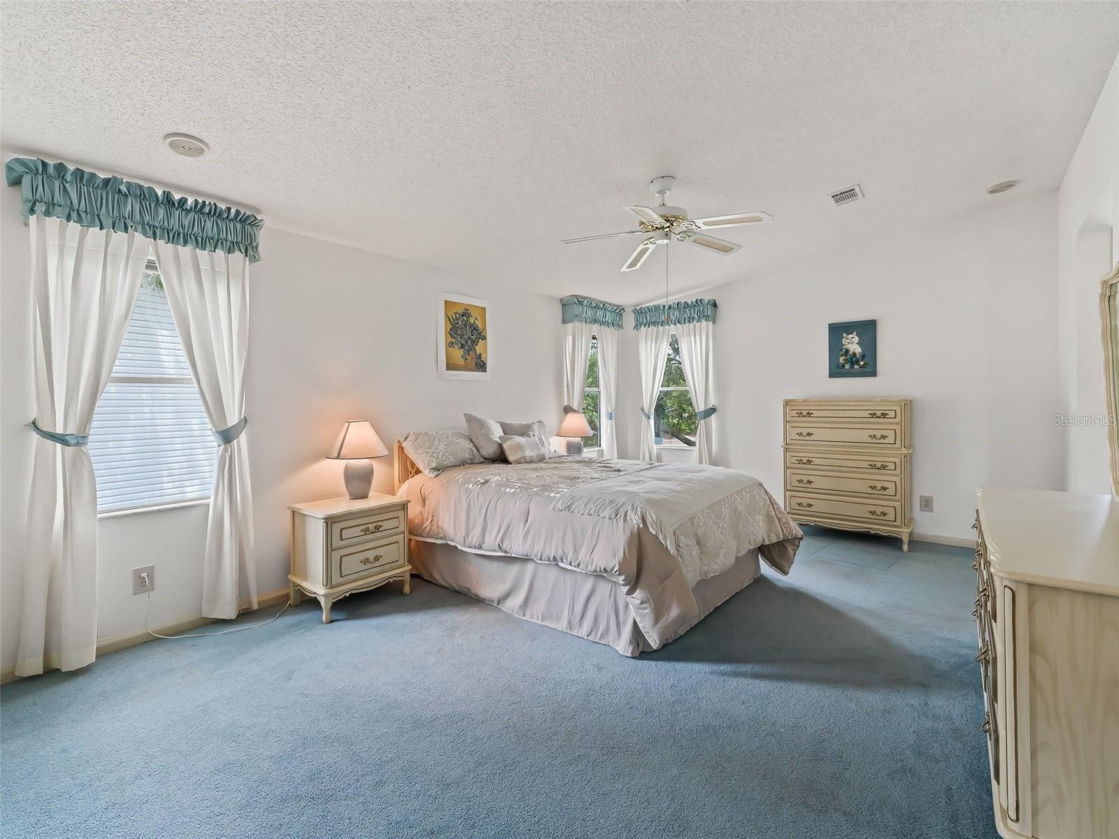 Image 27 of 47 For 727 Turnberry Lane