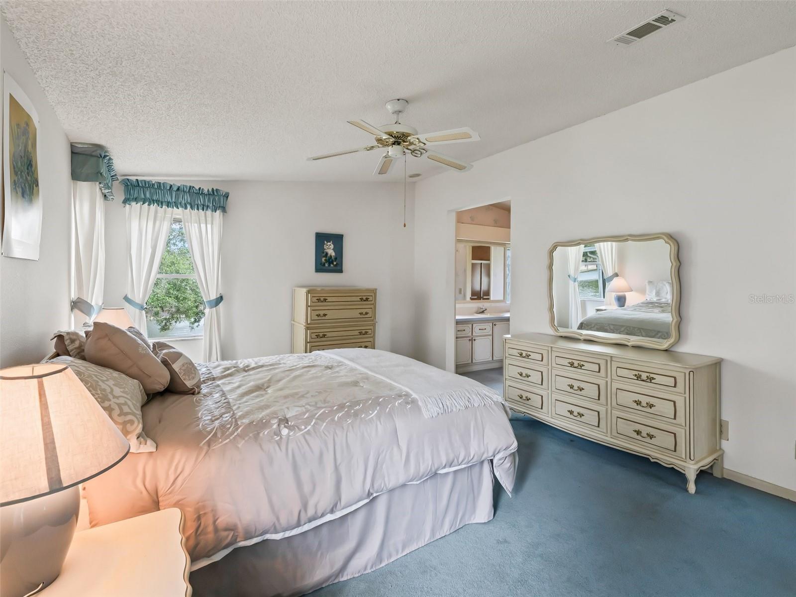 Image 28 of 47 For 727 Turnberry Lane