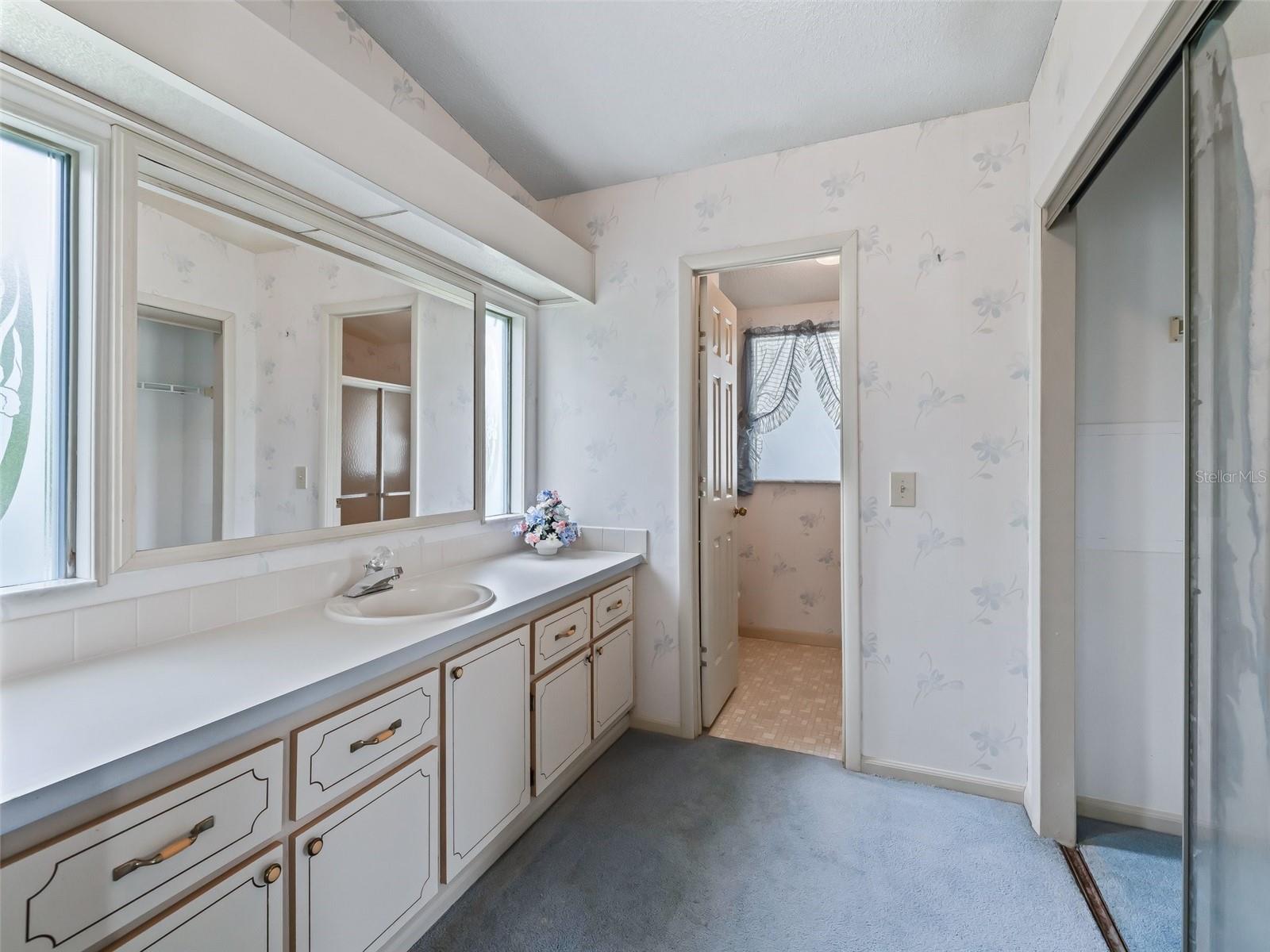 Image 31 of 47 For 727 Turnberry Lane