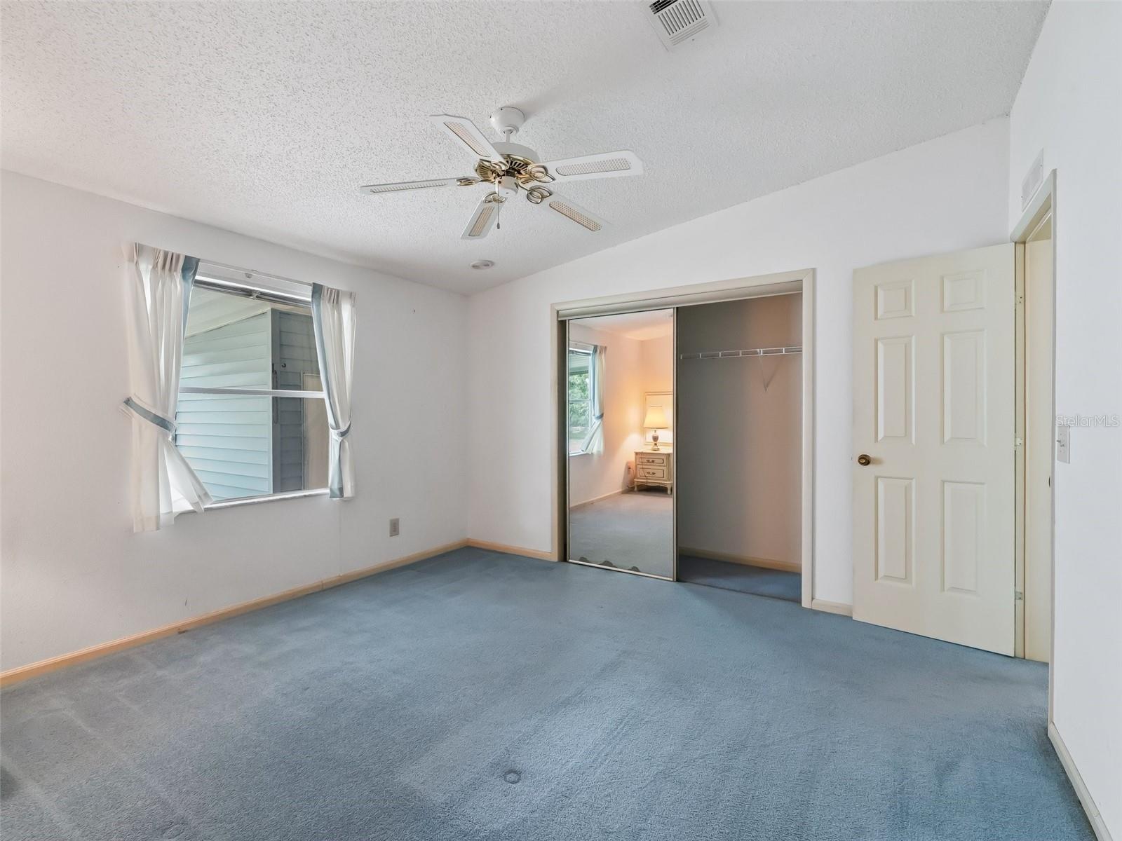 Image 34 of 47 For 727 Turnberry Lane