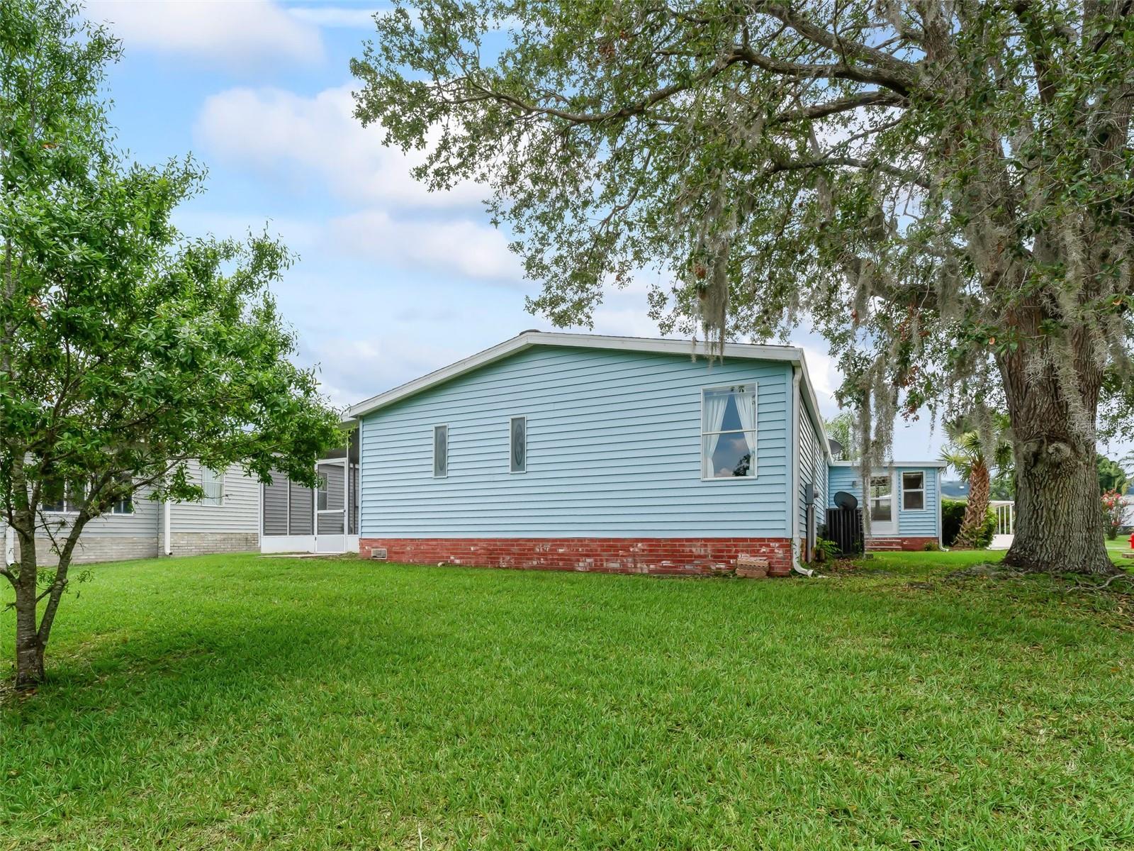 Image 42 of 47 For 727 Turnberry Lane