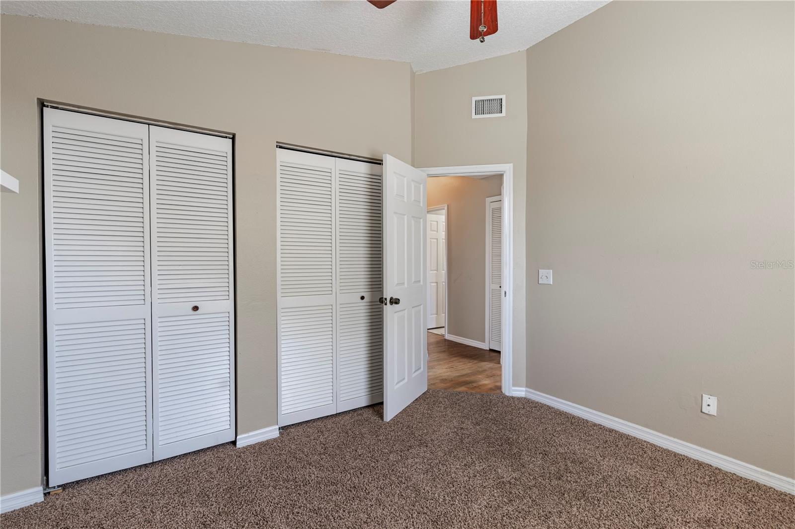 Image 22 of 61 For 5521 Oak Street