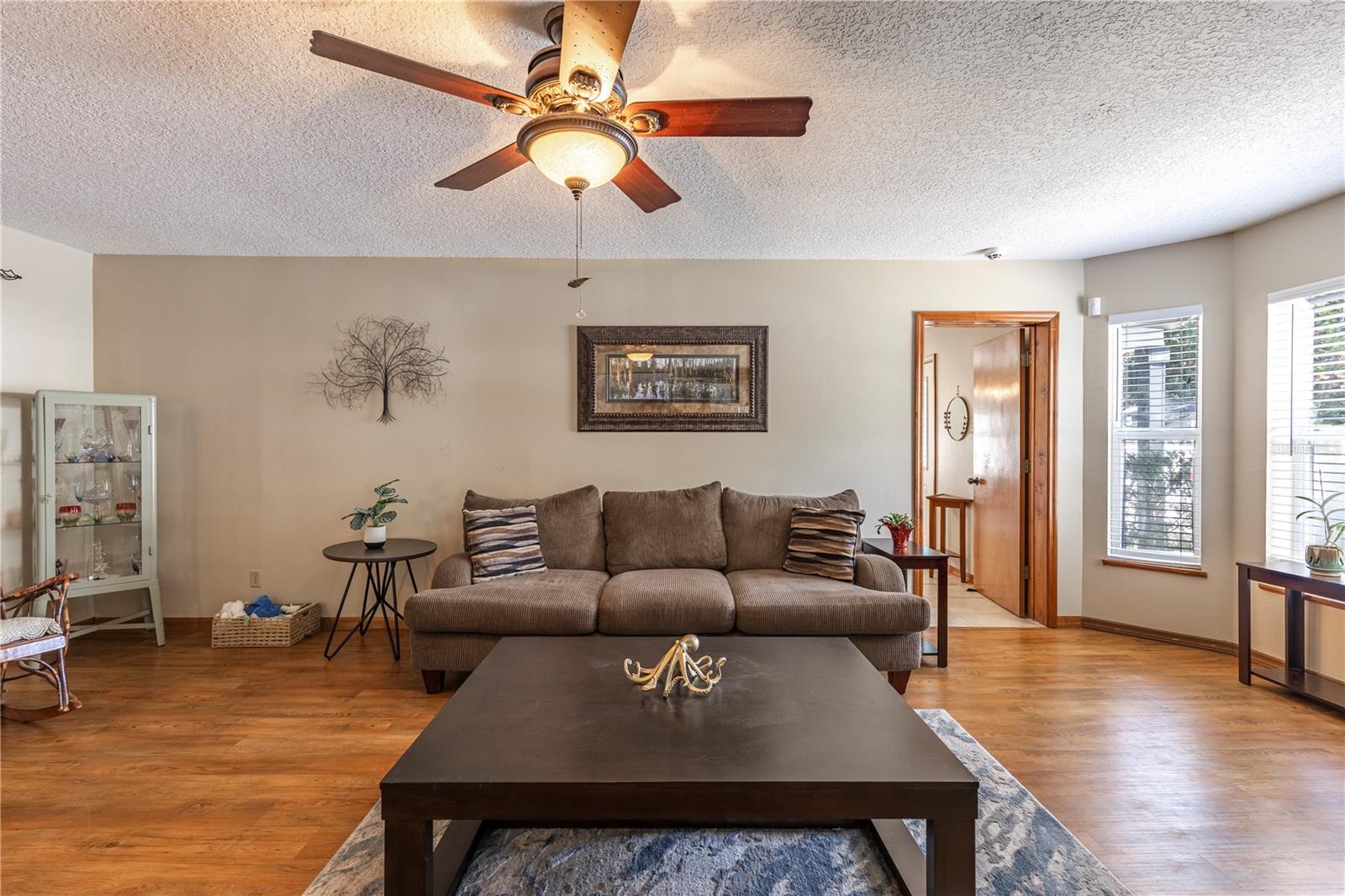 Image 34 of 61 For 5521 Oak Street