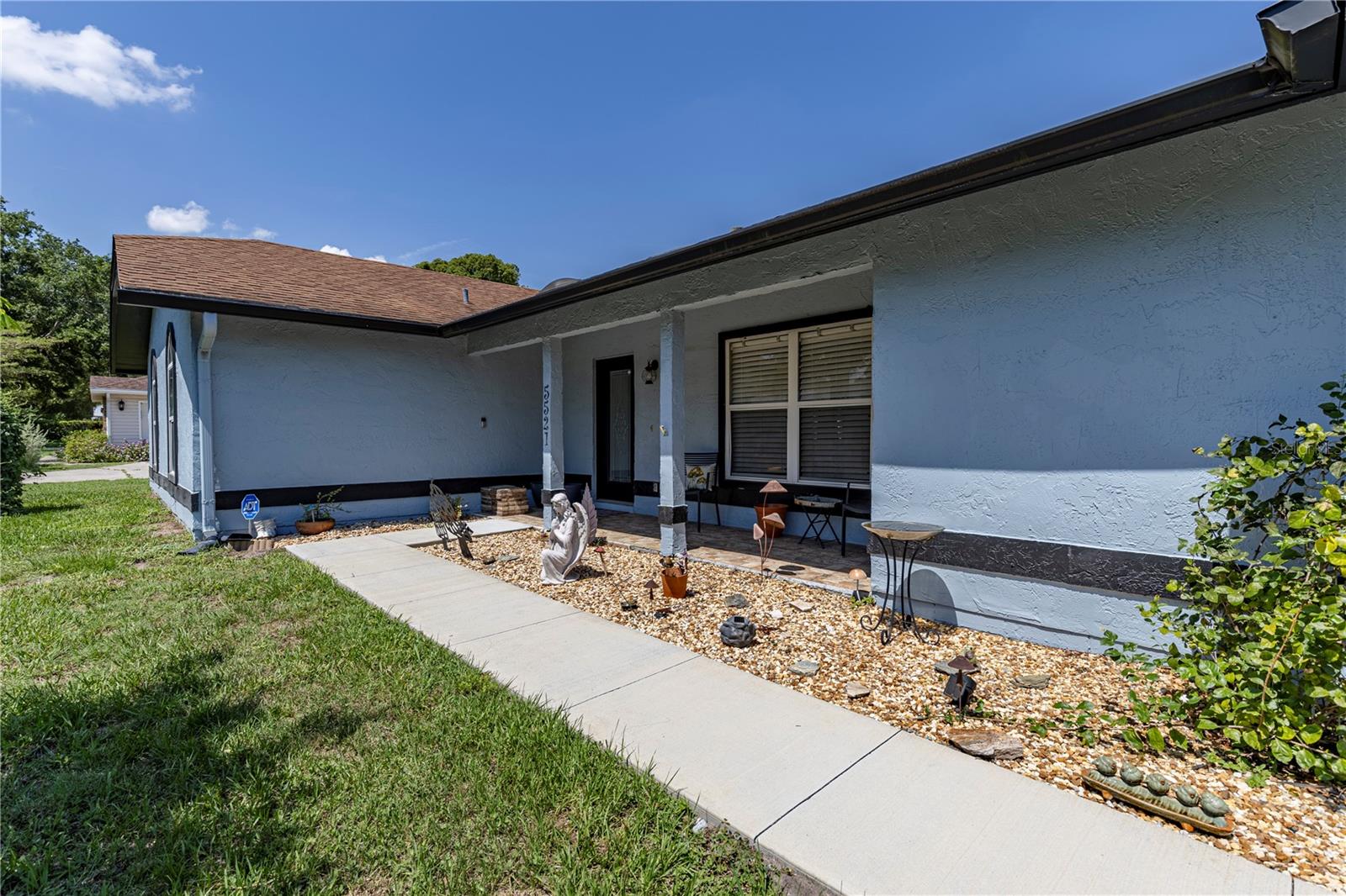 Image 4 of 61 For 5521 Oak Street