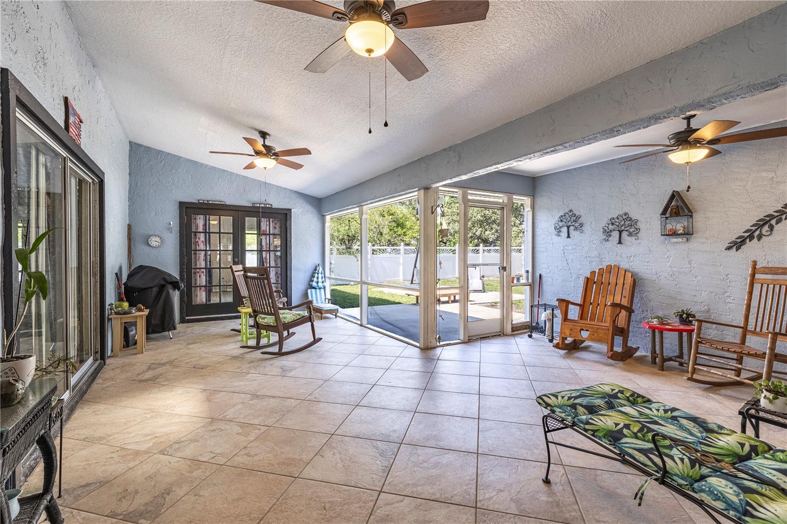 Image 43 of 61 For 5521 Oak Street