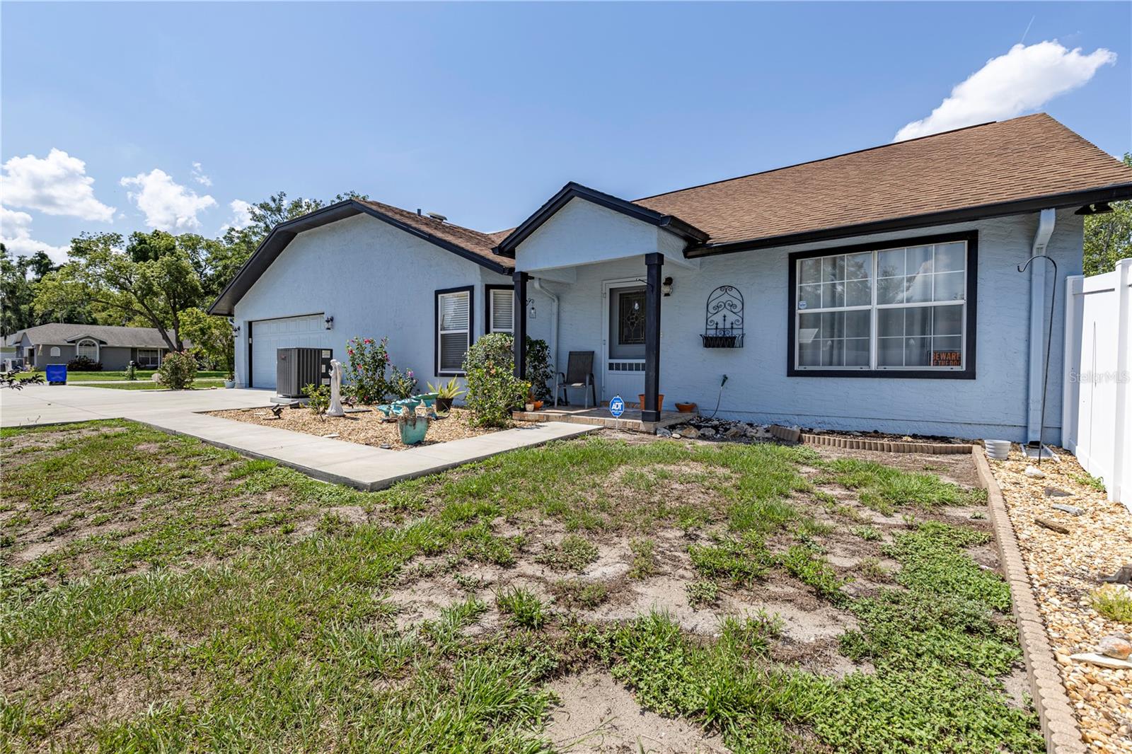 Image 9 of 61 For 5521 Oak Street