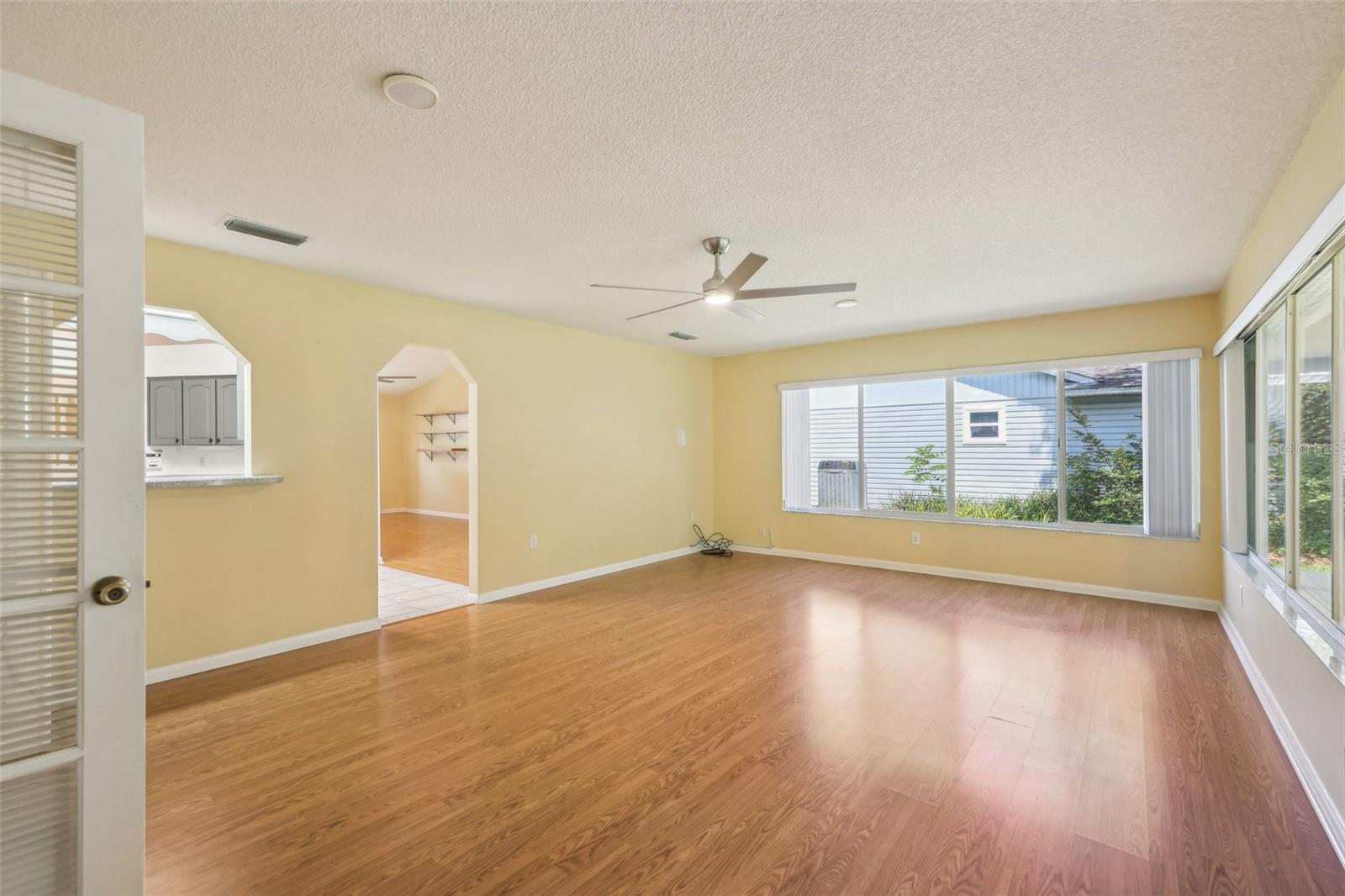Image 11 of 69 For 1011 Dundee Circle