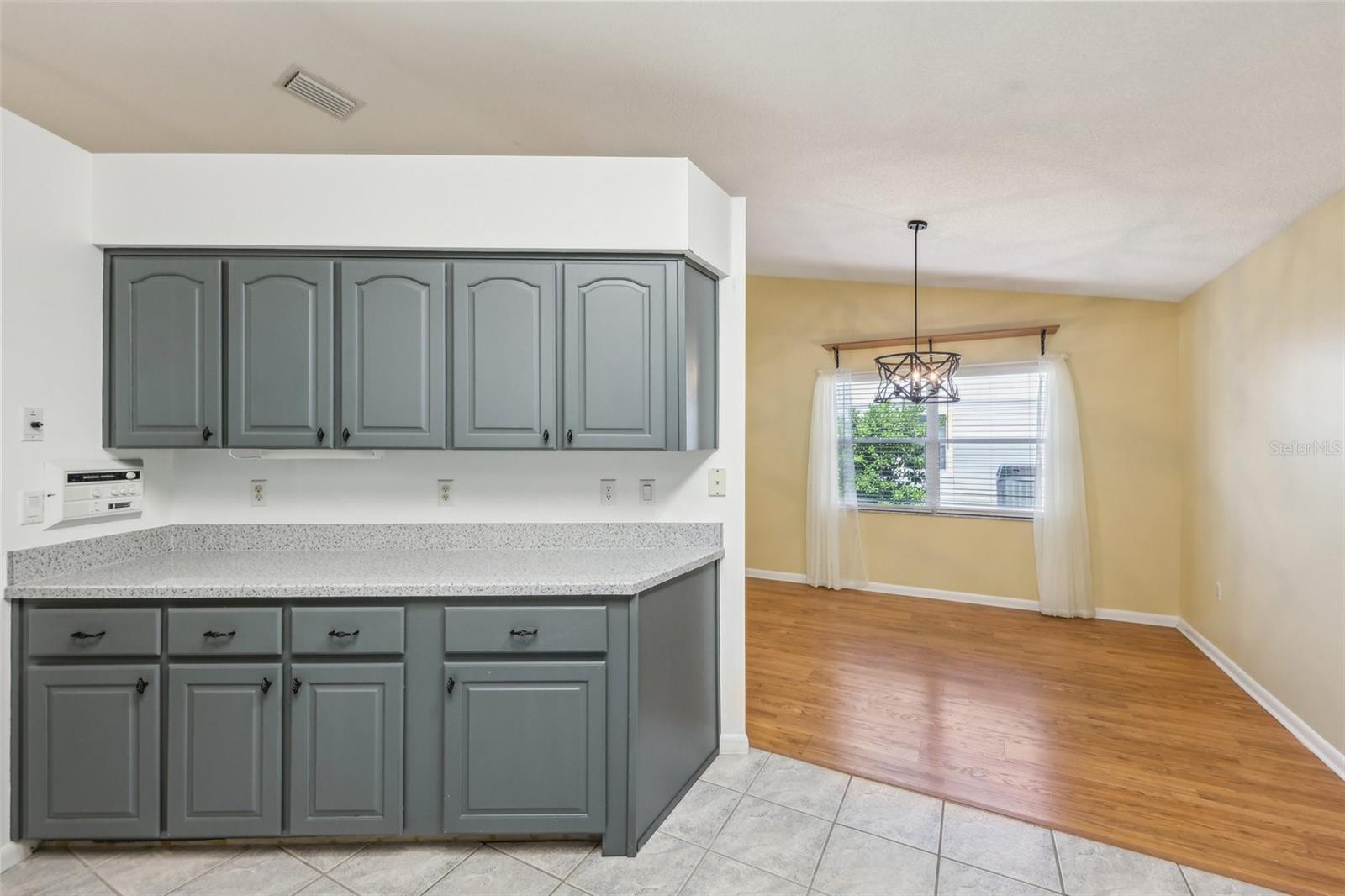 Image 18 of 69 For 1011 Dundee Circle