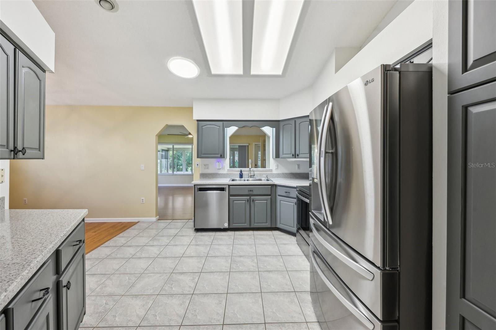 Image 21 of 69 For 1011 Dundee Circle