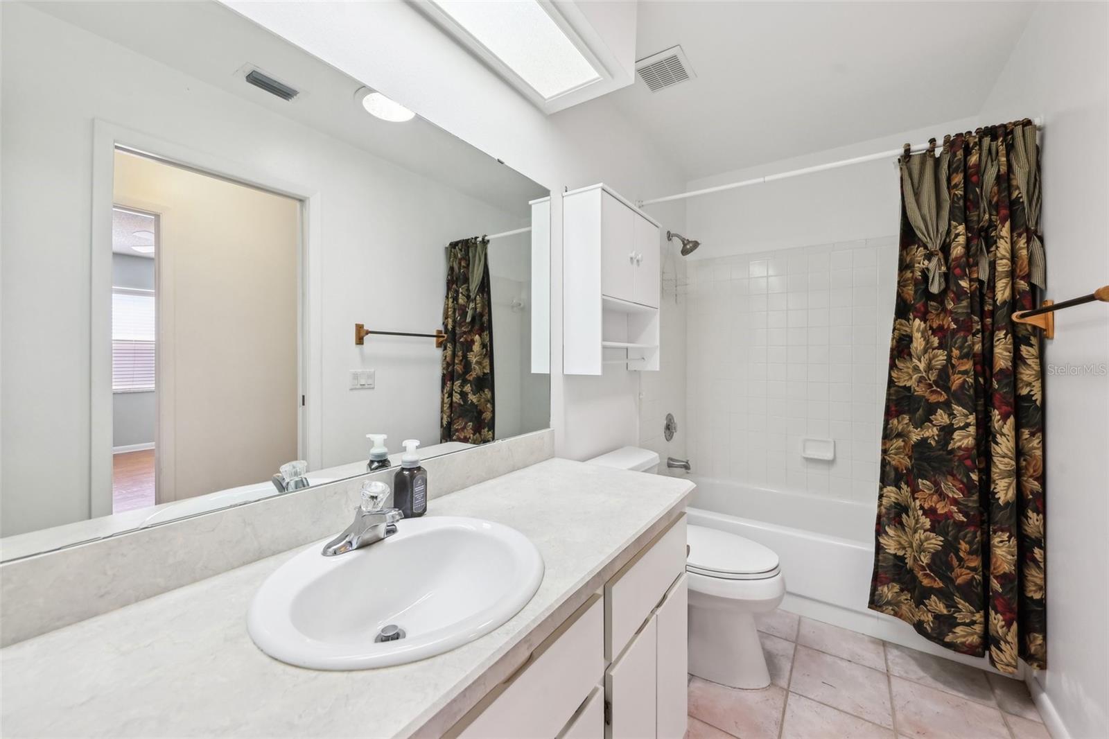 Image 37 of 69 For 1011 Dundee Circle