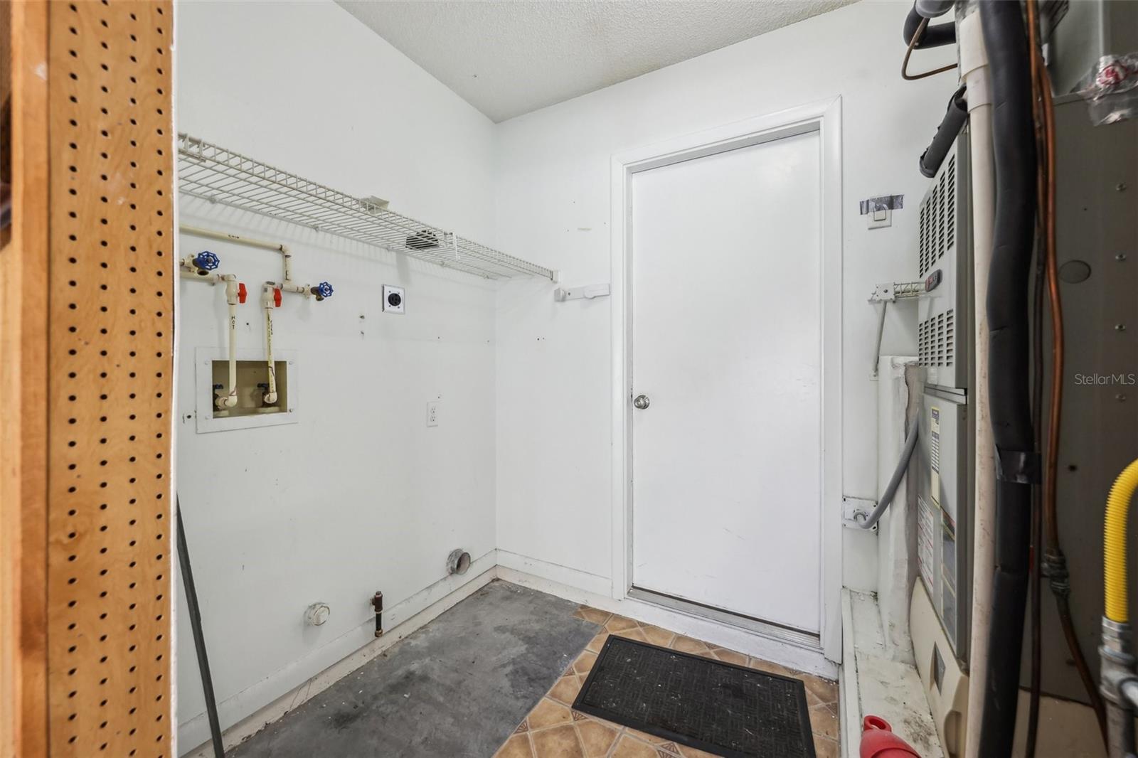 Image 43 of 69 For 1011 Dundee Circle