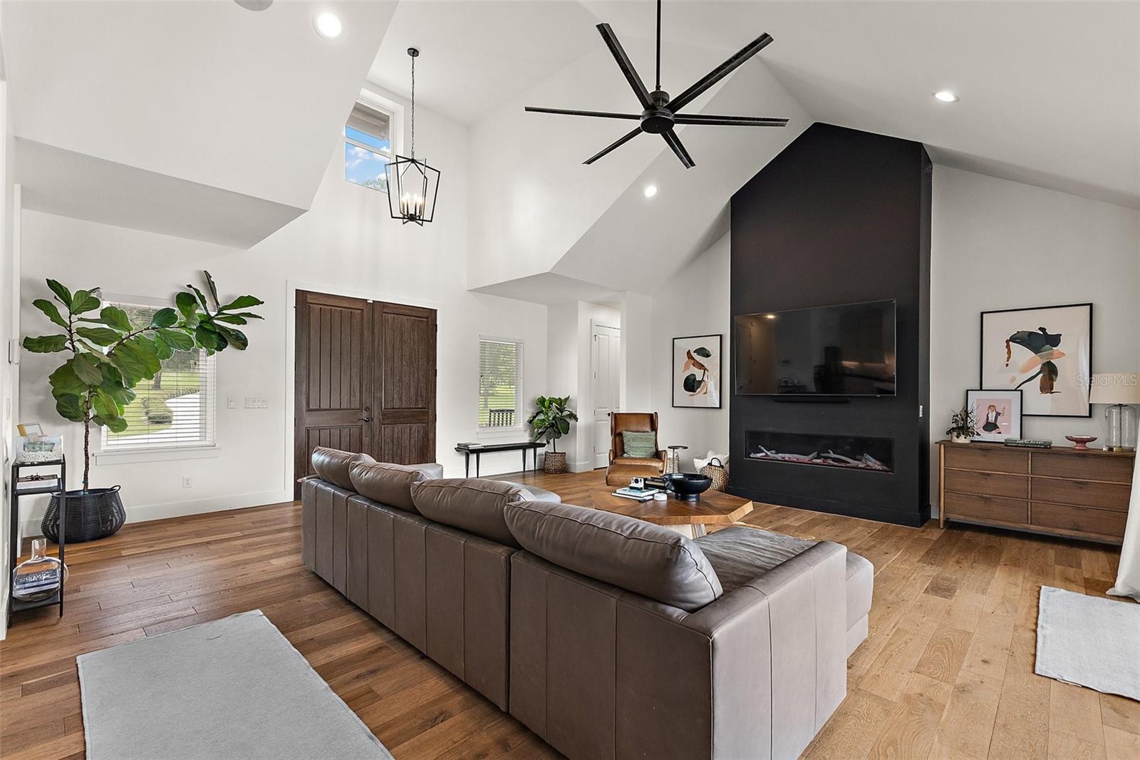 Image 15 of 52 For 35449 Pinegate Trail