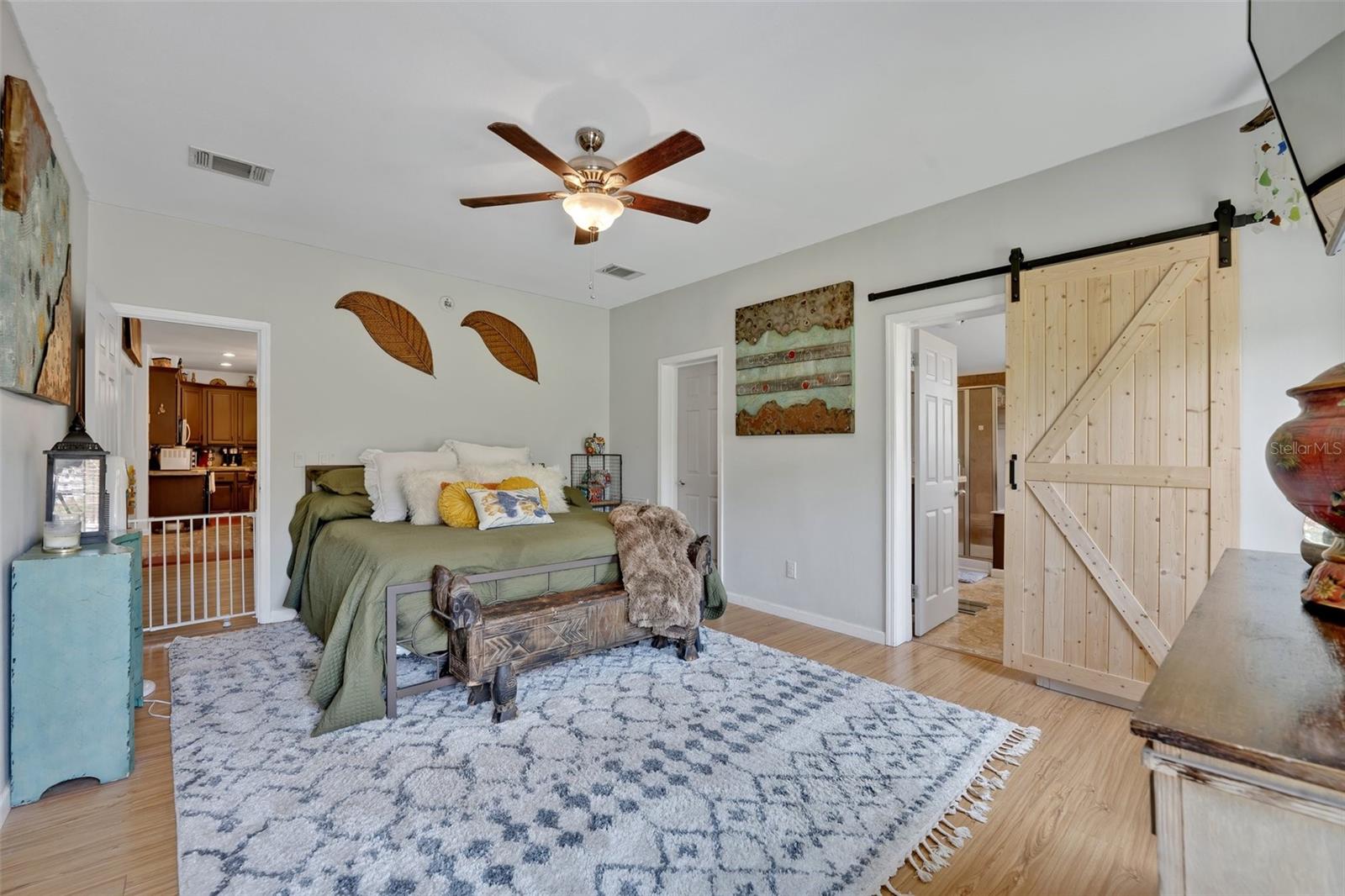 Image 10 of 75 For 21320 Paradise Way