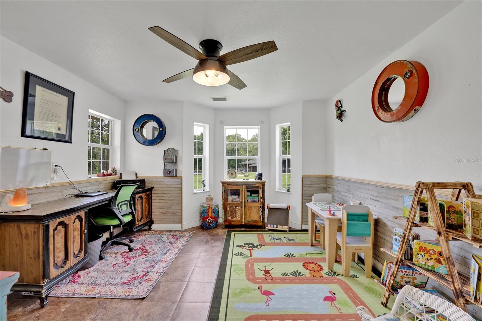 Image 18 of 75 For 21320 Paradise Way