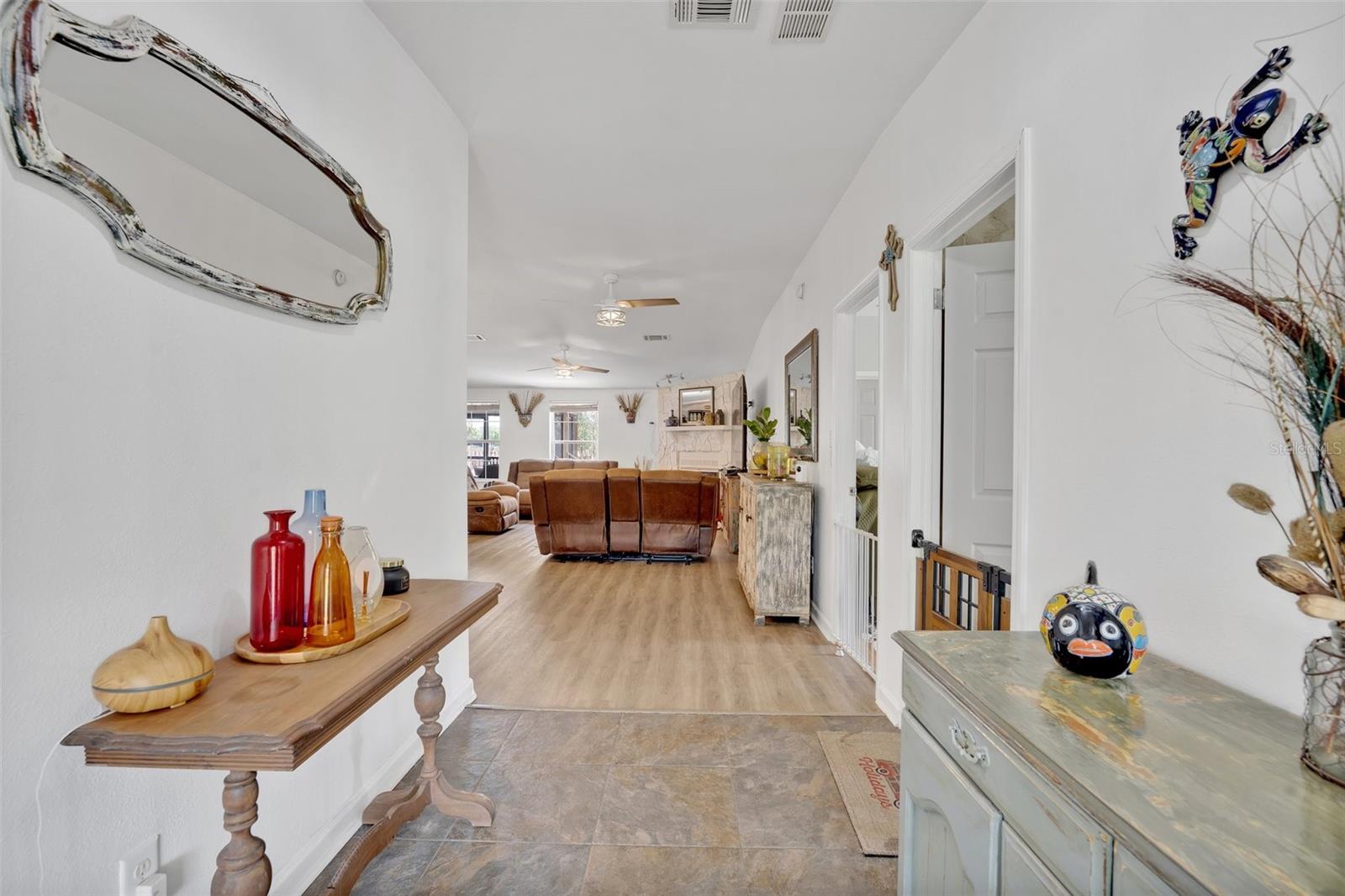 Image 22 of 75 For 21320 Paradise Way