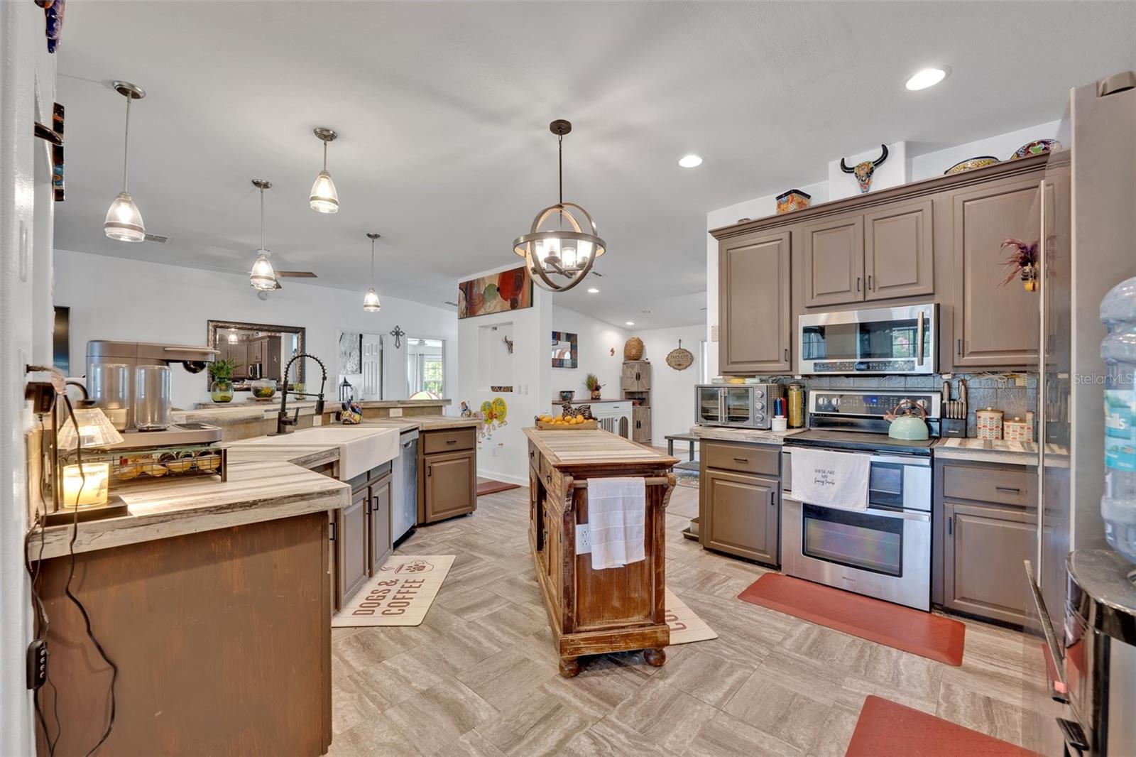 Image 29 of 75 For 21320 Paradise Way