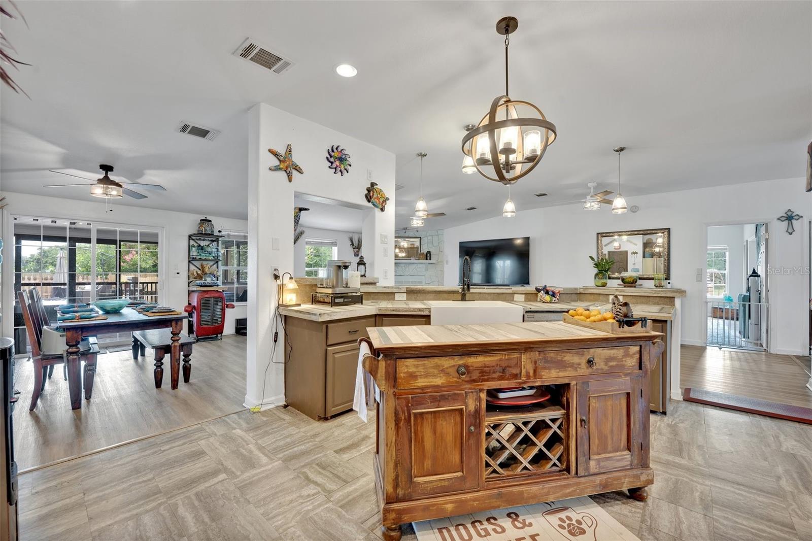 Image 31 of 75 For 21320 Paradise Way