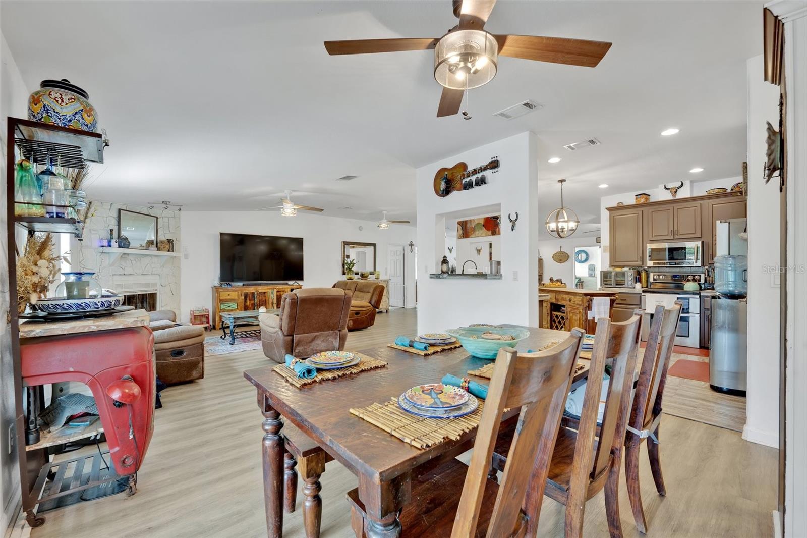 Image 36 of 75 For 21320 Paradise Way