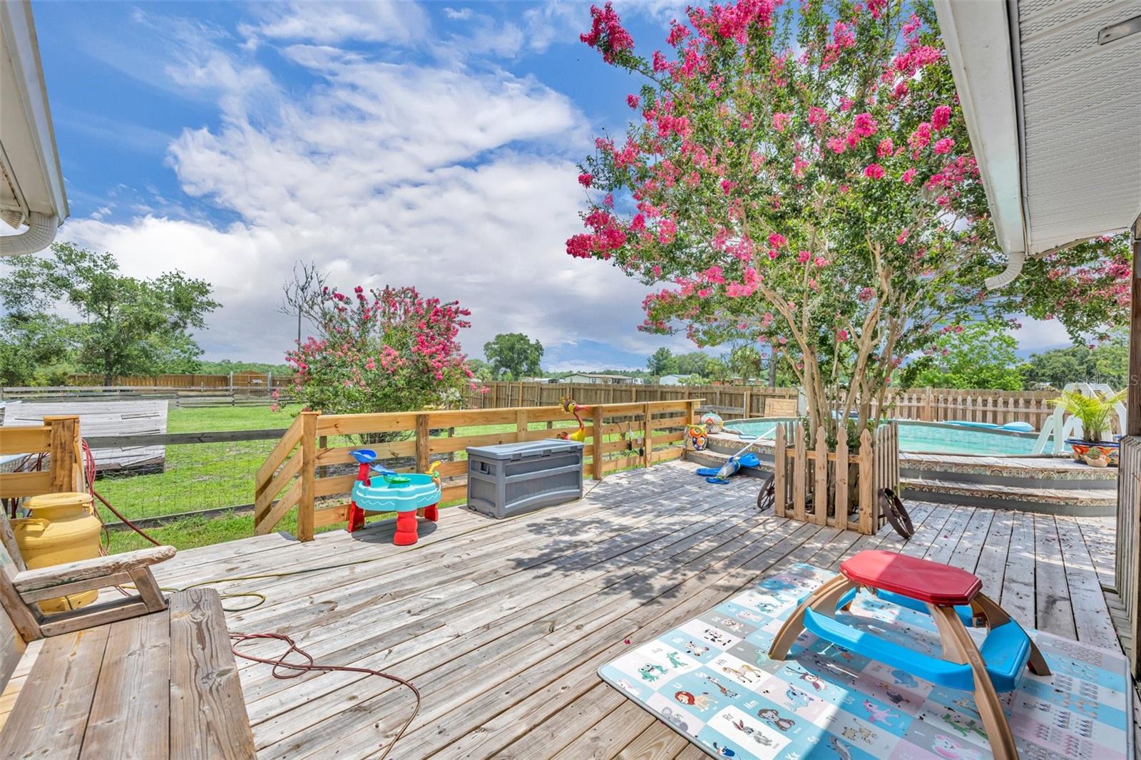 Image 38 of 75 For 21320 Paradise Way