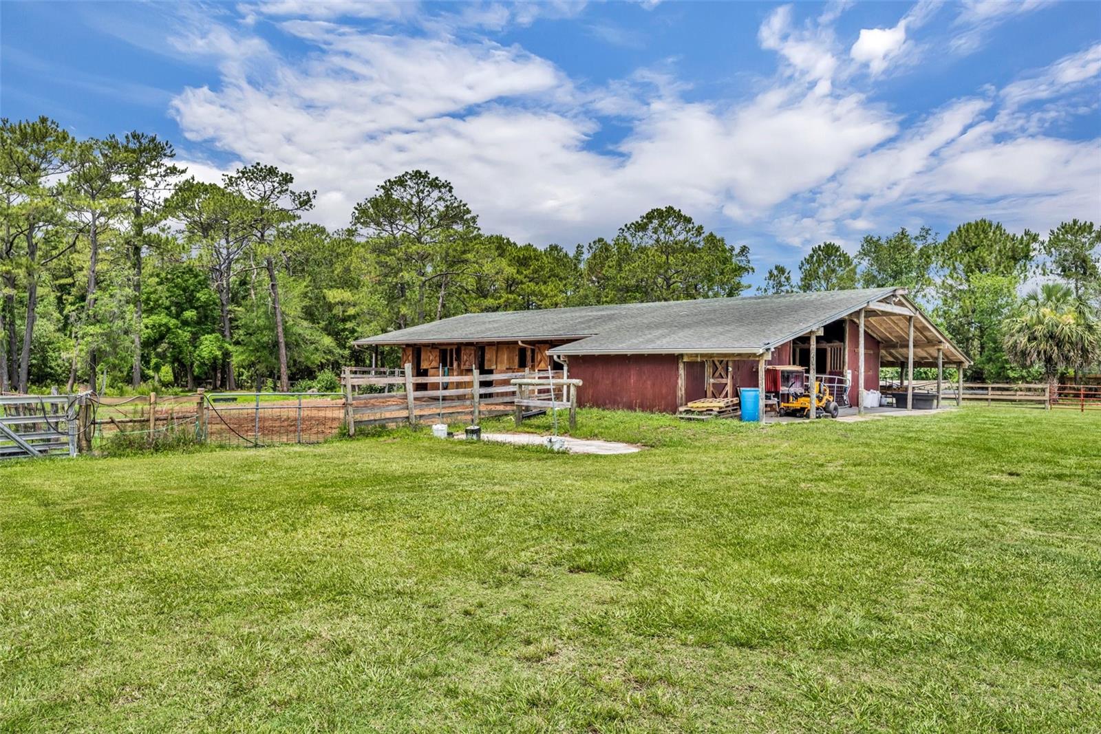 Image 48 of 75 For 21320 Paradise Way