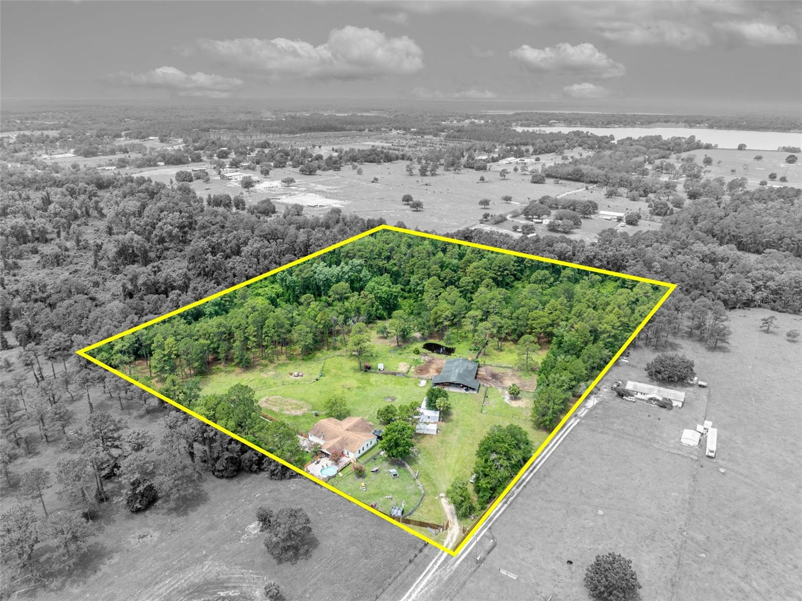 Image 56 of 75 For 21320 Paradise Way