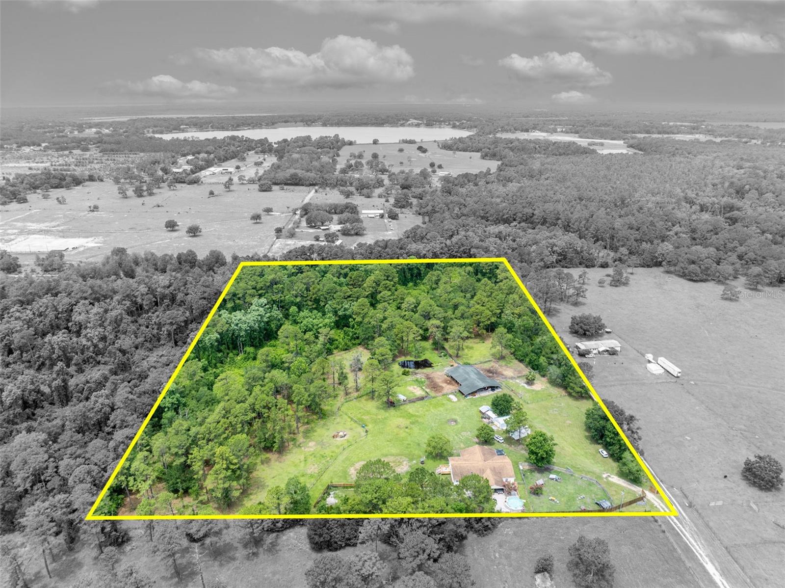 Image 59 of 75 For 21320 Paradise Way