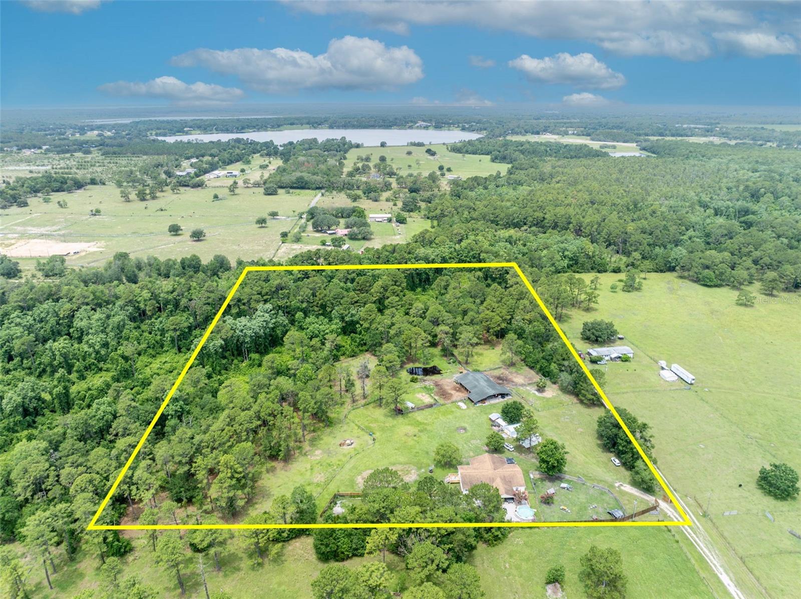 Image 60 of 75 For 21320 Paradise Way