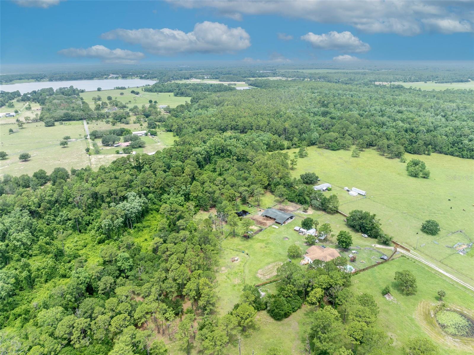 Image 62 of 75 For 21320 Paradise Way