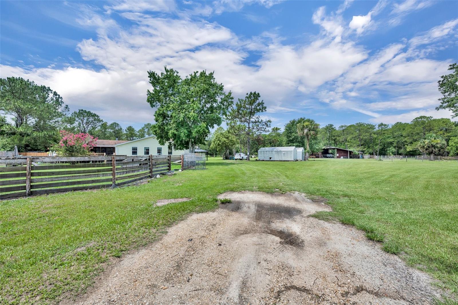 Image 7 of 75 For 21320 Paradise Way