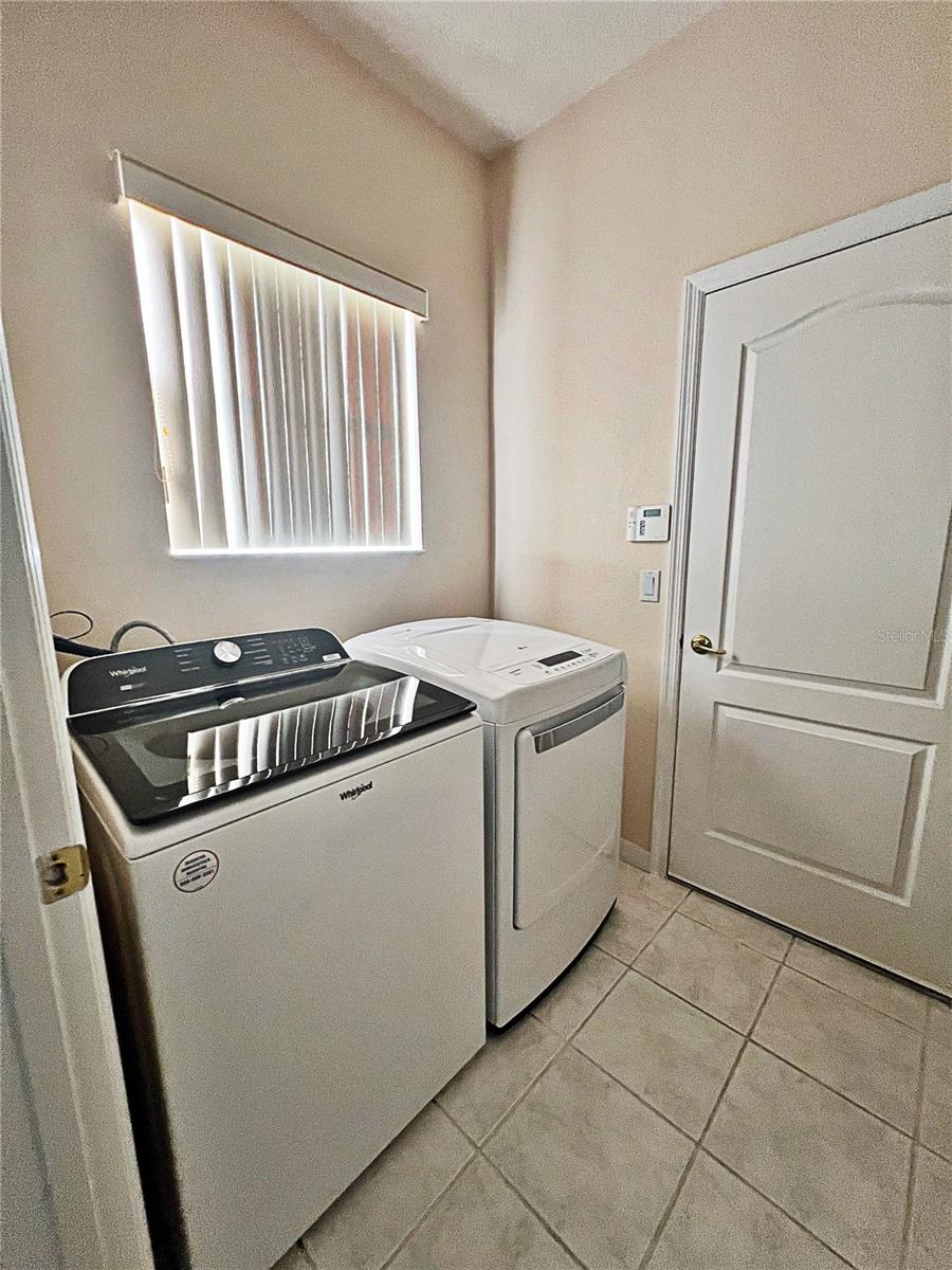 Image 18 of 18 For 2194 Caxton Avenue