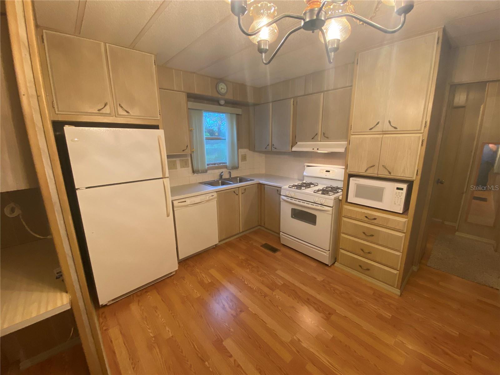 Image 4 of 13 For 704 Coachwood E
