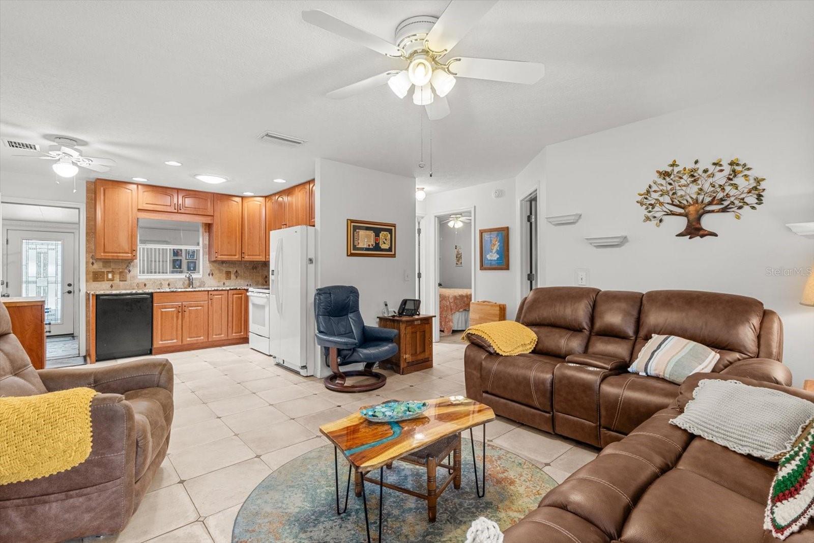 Image 11 of 43 For 2542 Regatta Point