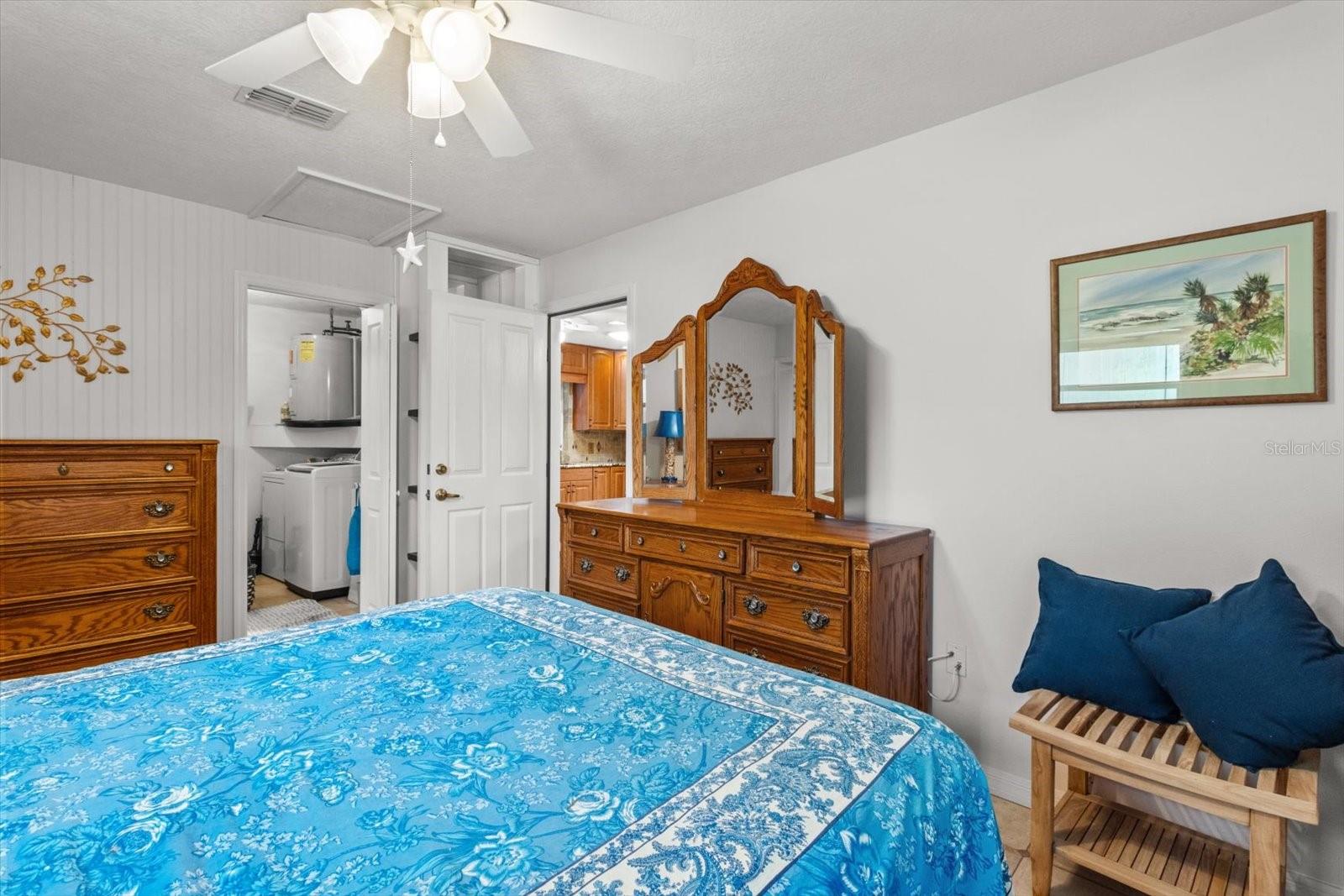 Image 16 of 43 For 2542 Regatta Point