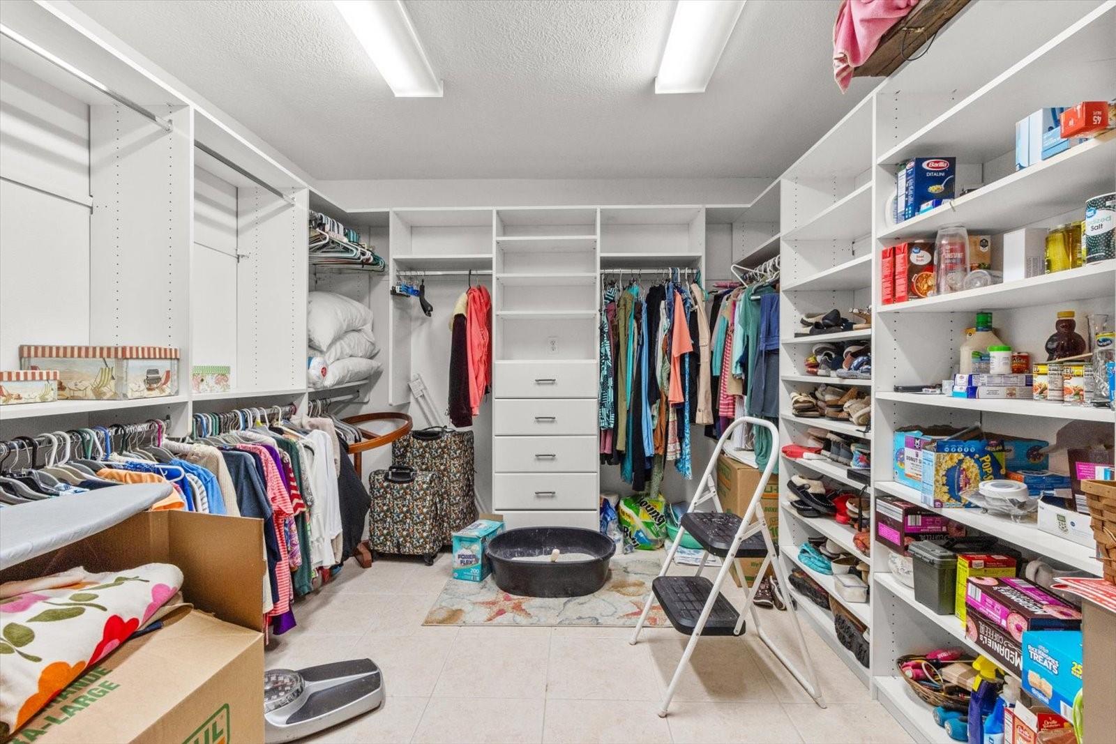 Image 17 of 43 For 2542 Regatta Point