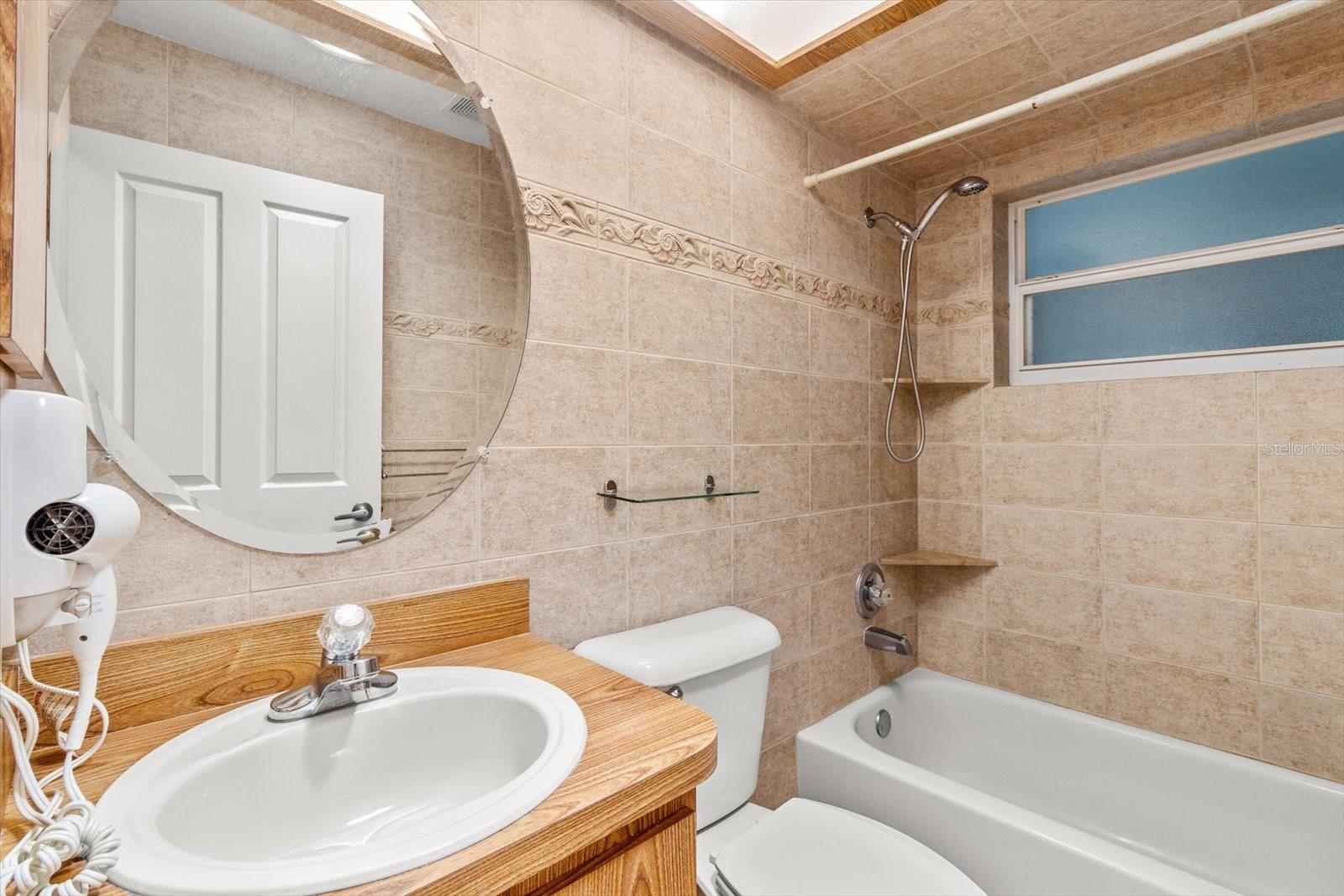 Image 22 of 43 For 2542 Regatta Point