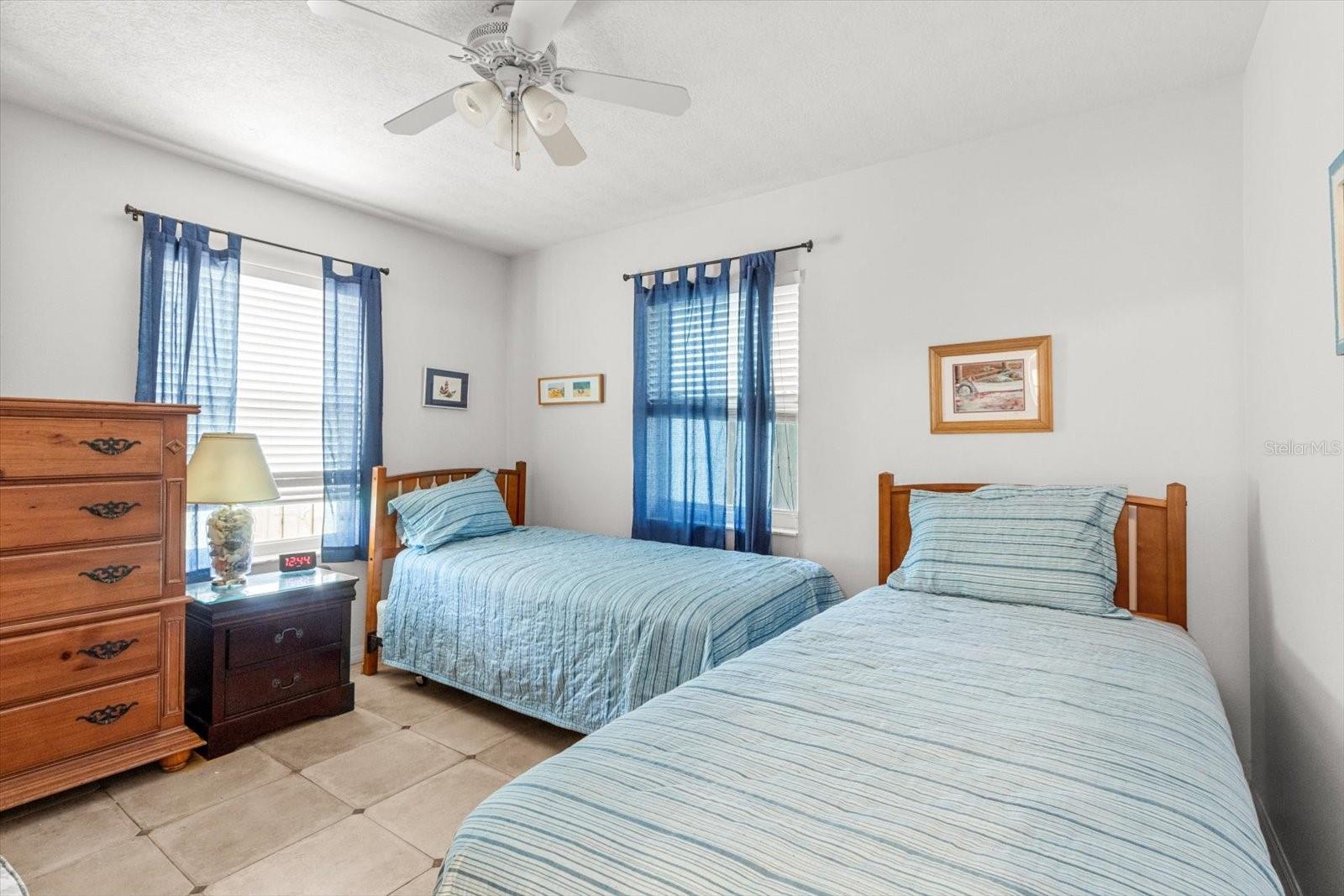 Image 23 of 43 For 2542 Regatta Point