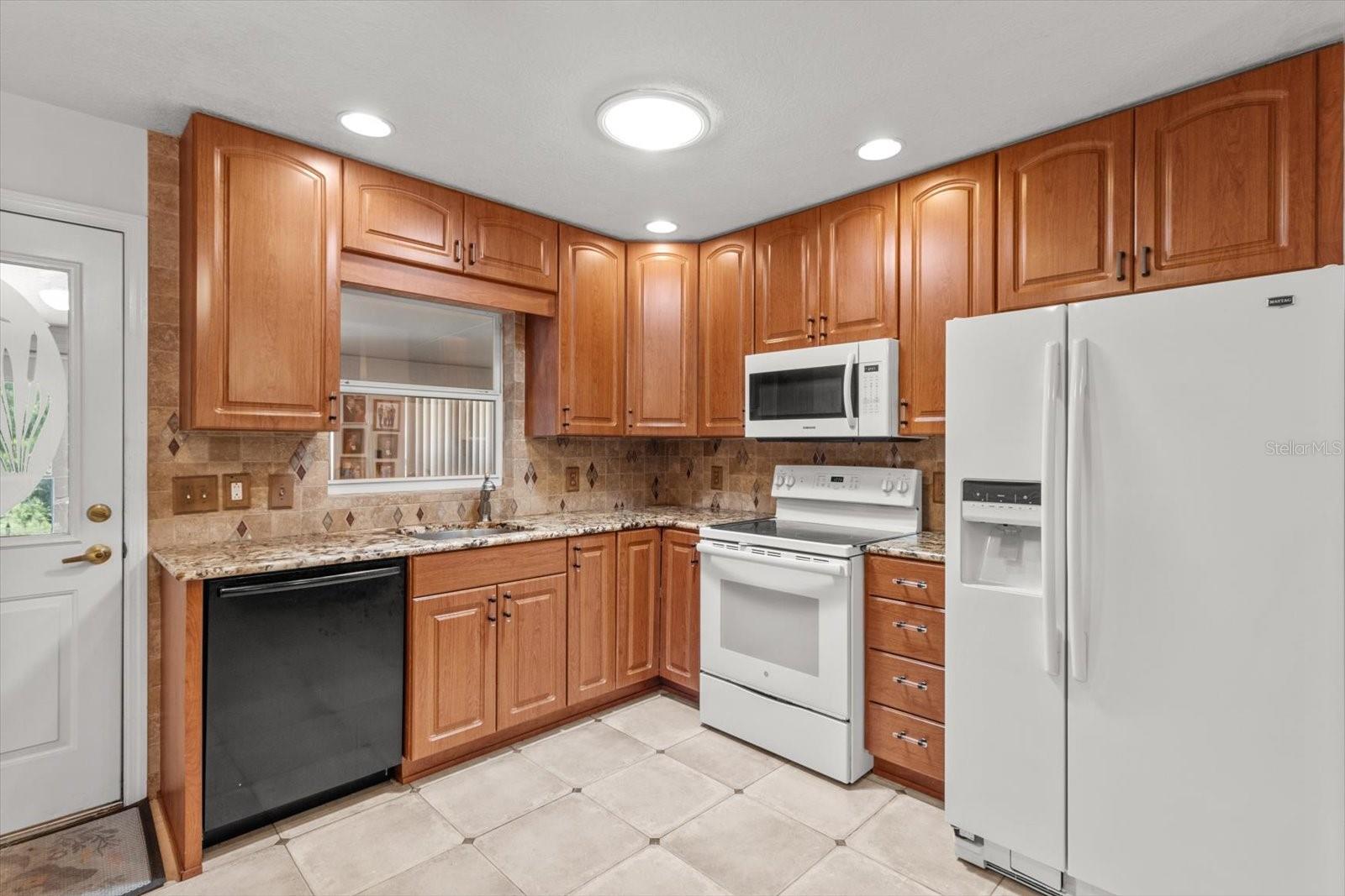 Image 5 of 43 For 2542 Regatta Point