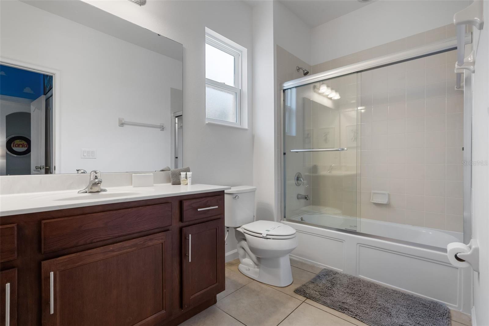 Image 15 of 35 For 5241 Oakbourne Avenue