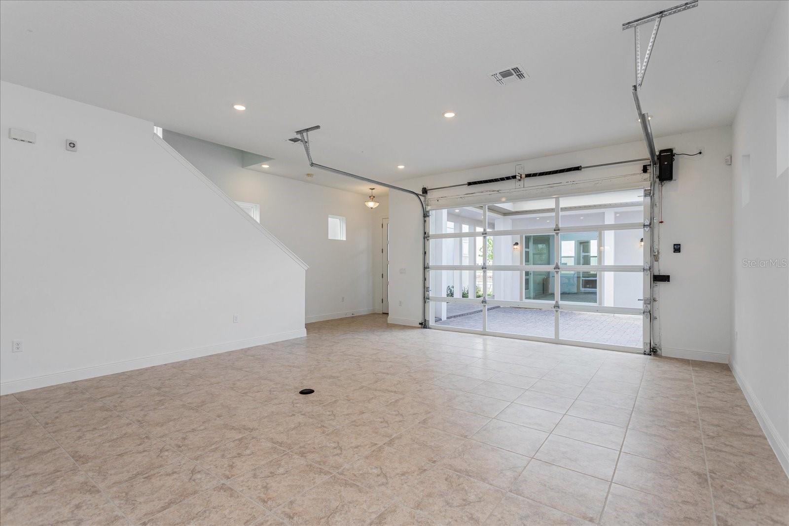 Image 4 of 48 For 9674 Rodbell Street