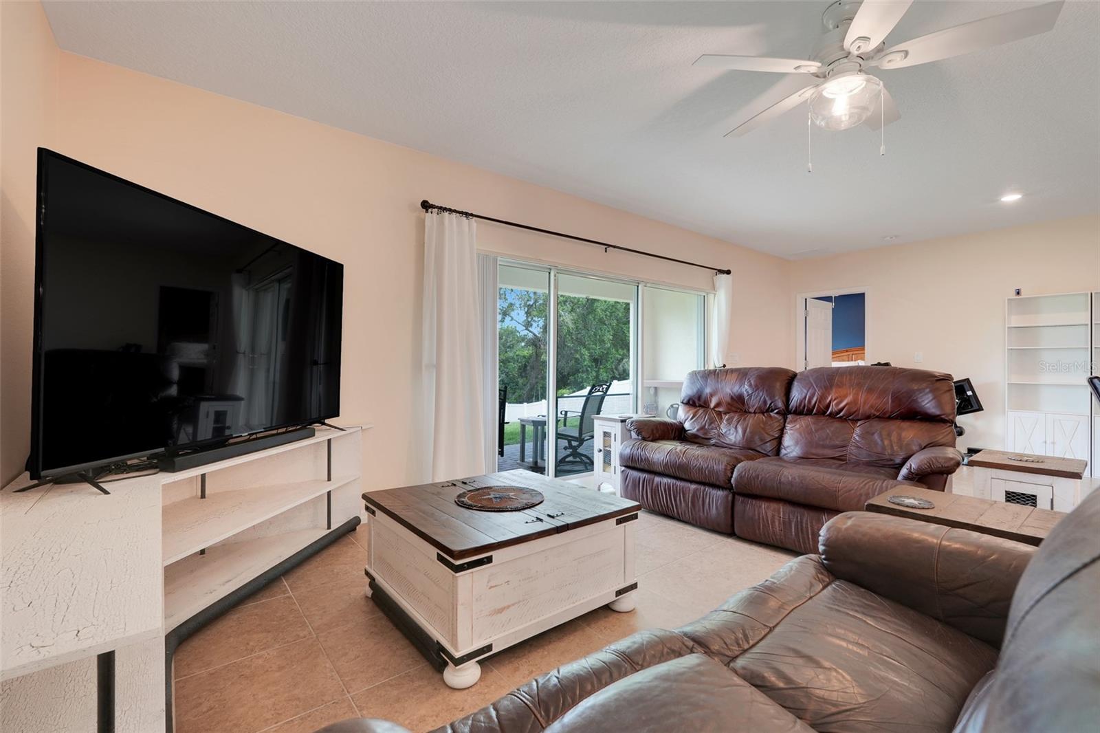 Image 13 of 42 For 641 Black Eagle Drive