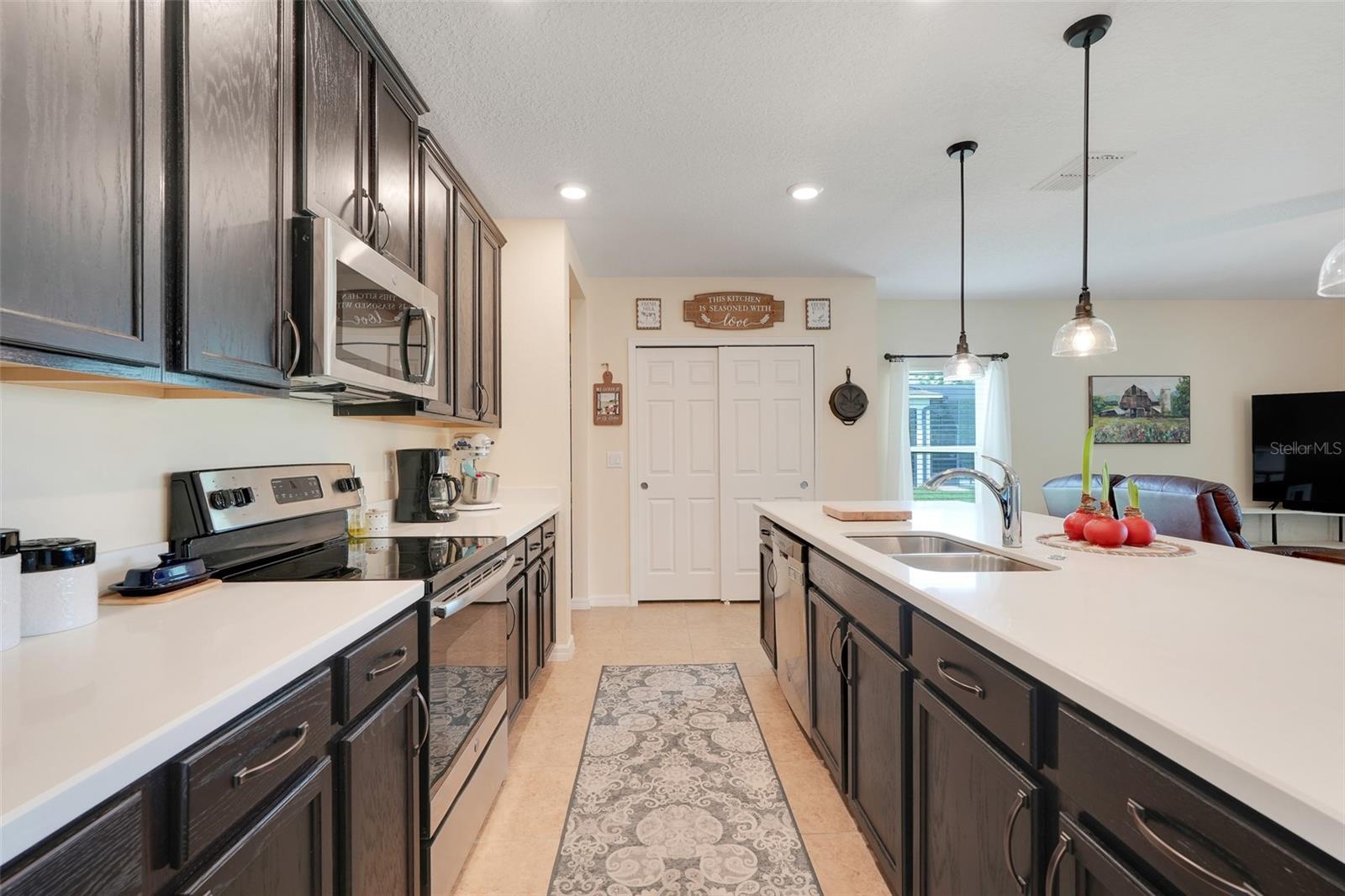 Image 18 of 42 For 641 Black Eagle Drive