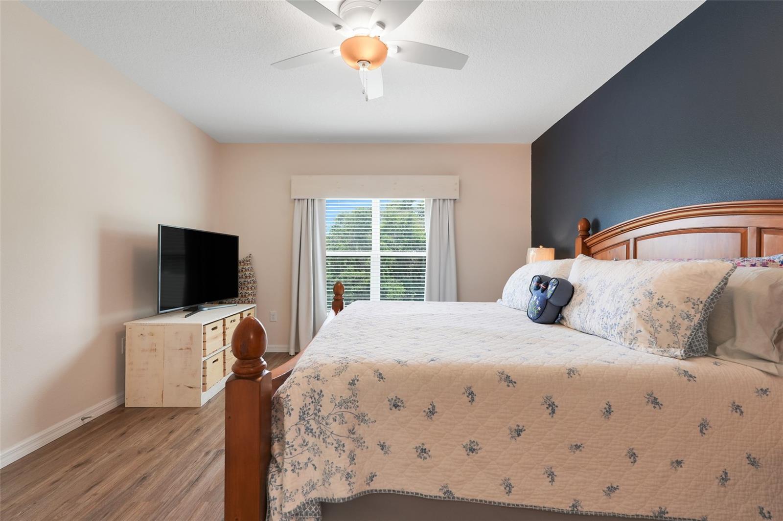 Image 21 of 42 For 641 Black Eagle Drive