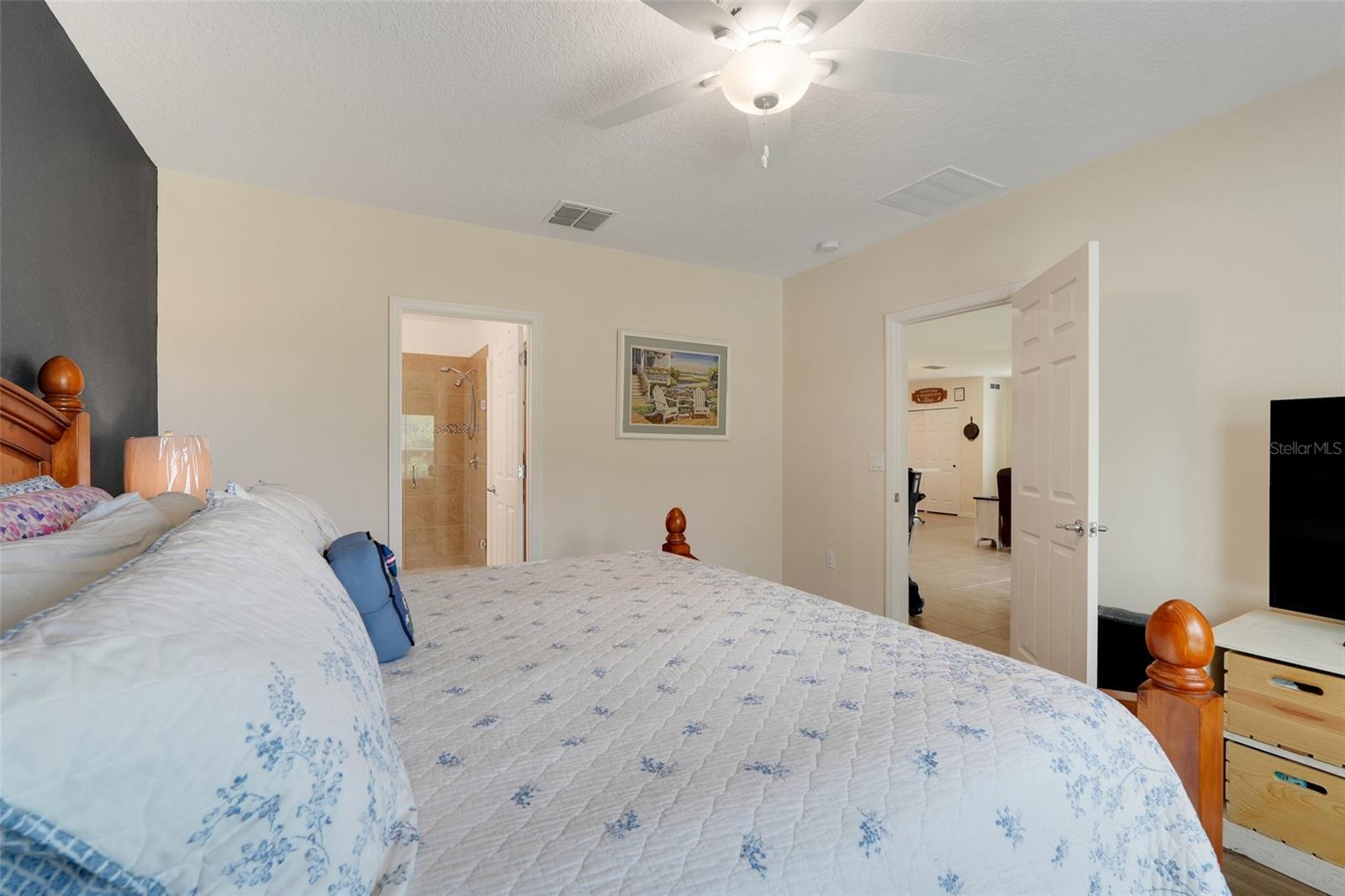 Image 22 of 42 For 641 Black Eagle Drive