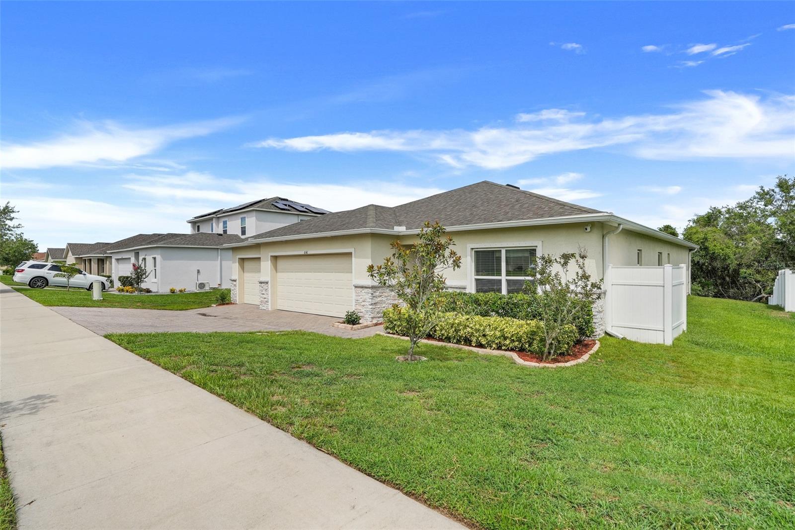 Image 5 of 42 For 641 Black Eagle Drive